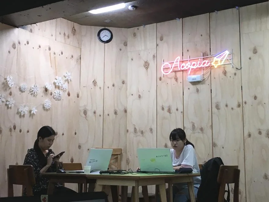 ▲ Interns work at ACOPIA Cafe