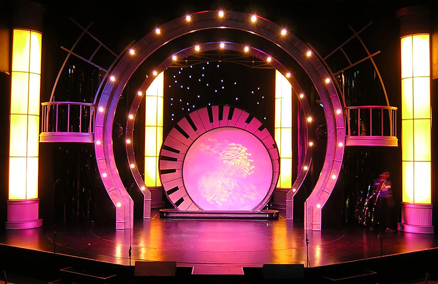 Rhythm_and_Grooves_Scenic_Design.jpg