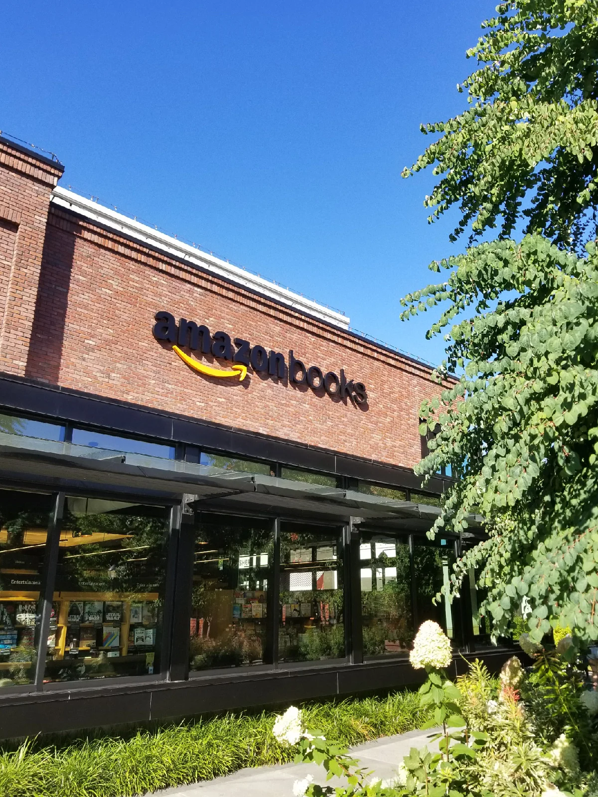 University District Apartments in Seattle — Burke + Union Apartments