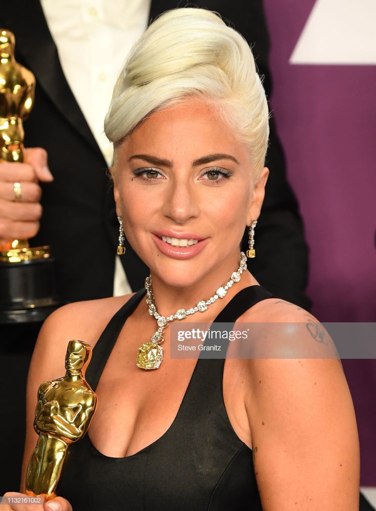 HOLLYWOOD, CALIFORNIA - Fevereiro 24: Lady Gaga poses at the 91st Annual Academy Awards at Hollywood and Highland on Fevereiro 24, 2019 in Hollywood, California. (Photo by Steve Granitz/WireImage )