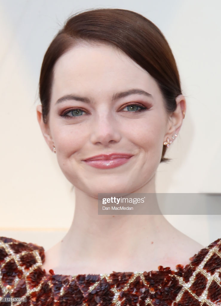 HOLLYWOOD, CA - Fevereiro 24: Emma Stone attends the 91st Annual Academy Awards at Hollywood and Highland on Fevereiro 24, 2019 in Hollywood, California. (Photo by Dan MacMedan/Getty Images)