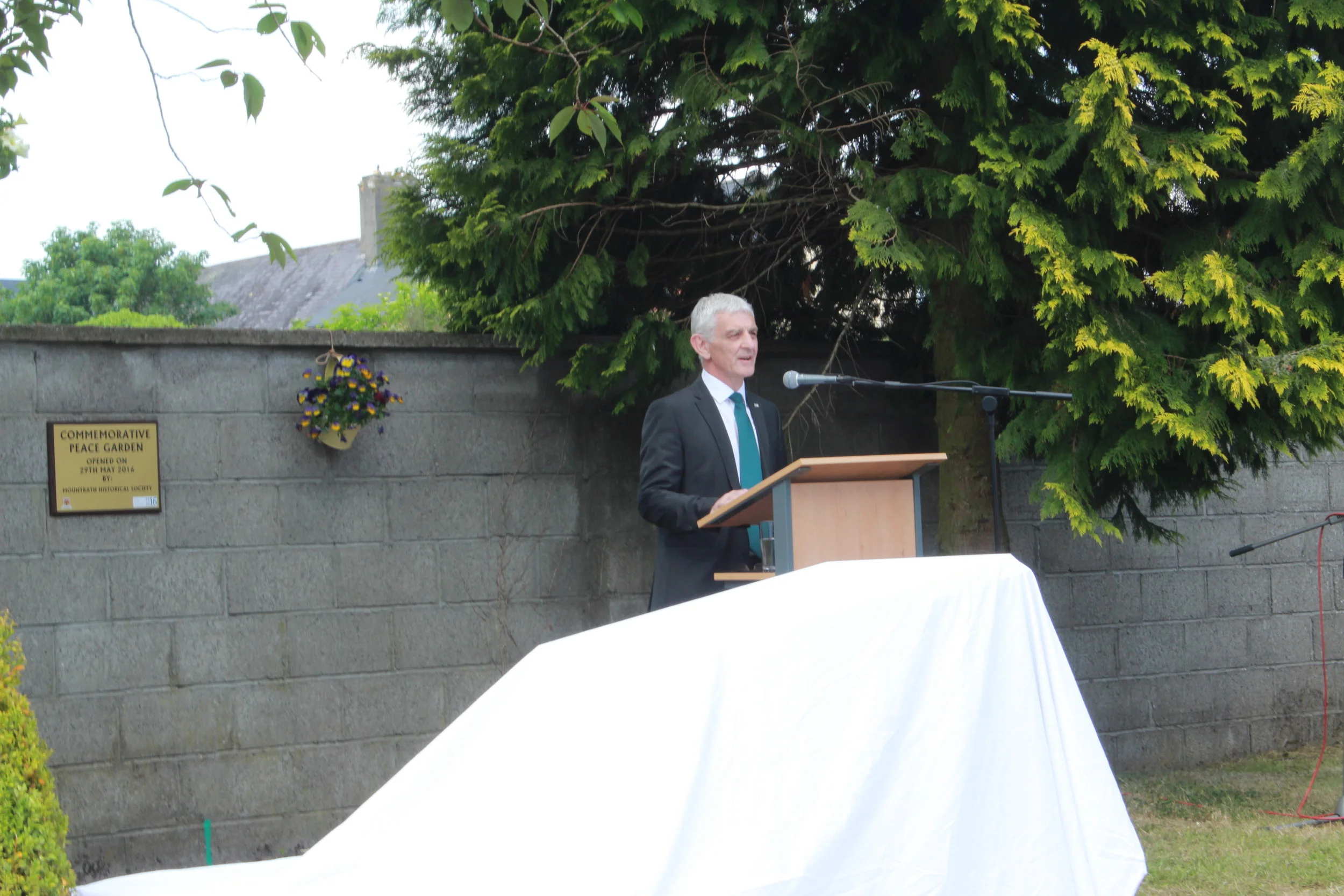 peace garden 002.JPG