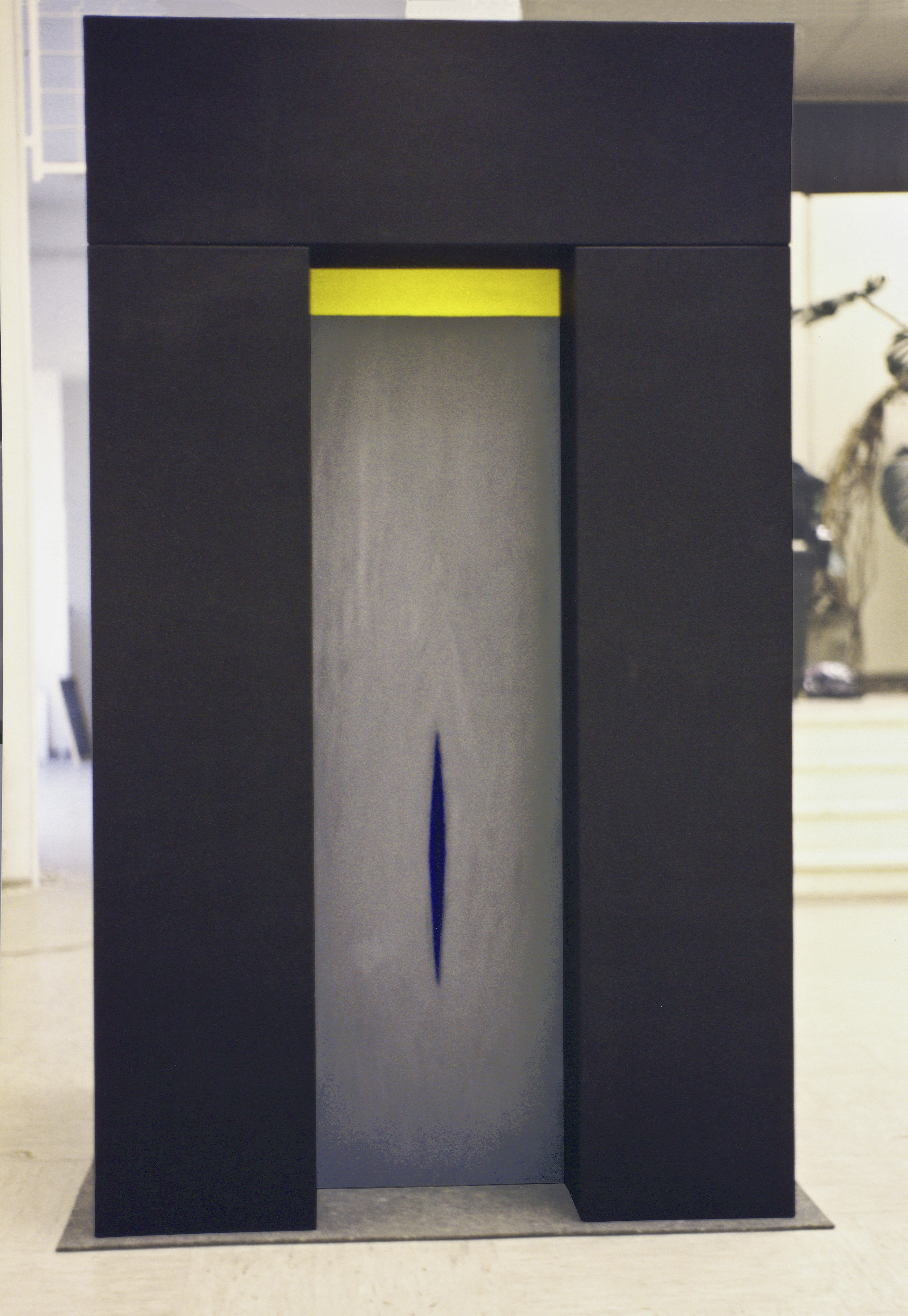 akril, les, 145 x145 x 245 cm, 1989