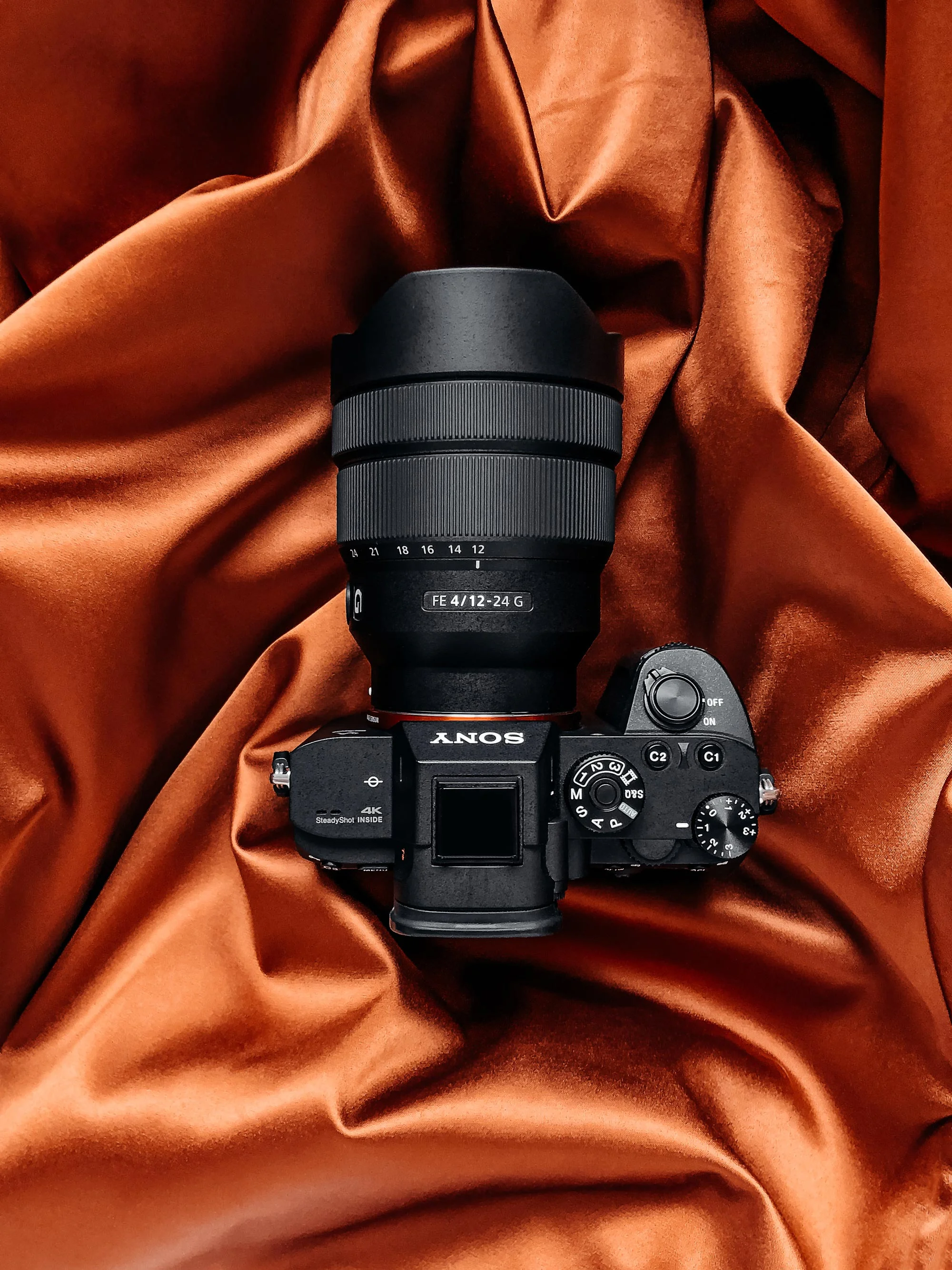 Duo Infernale: das Sony 12-24 G an der Sony Alpha 7R III.