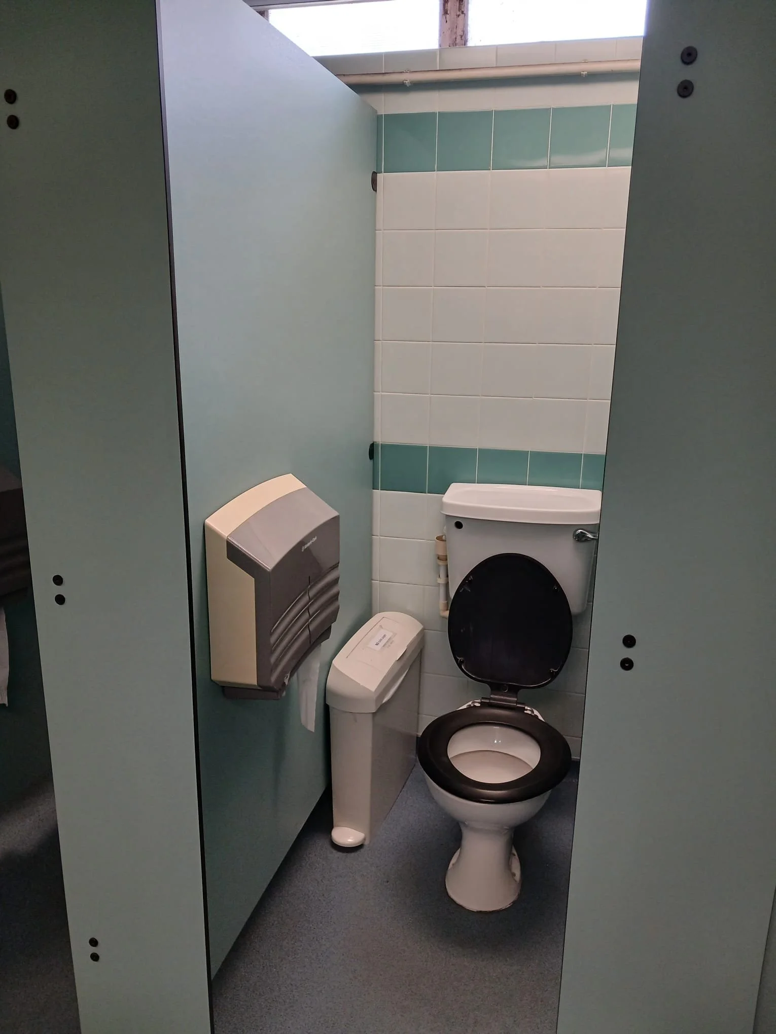 Ladies toilet cubicle