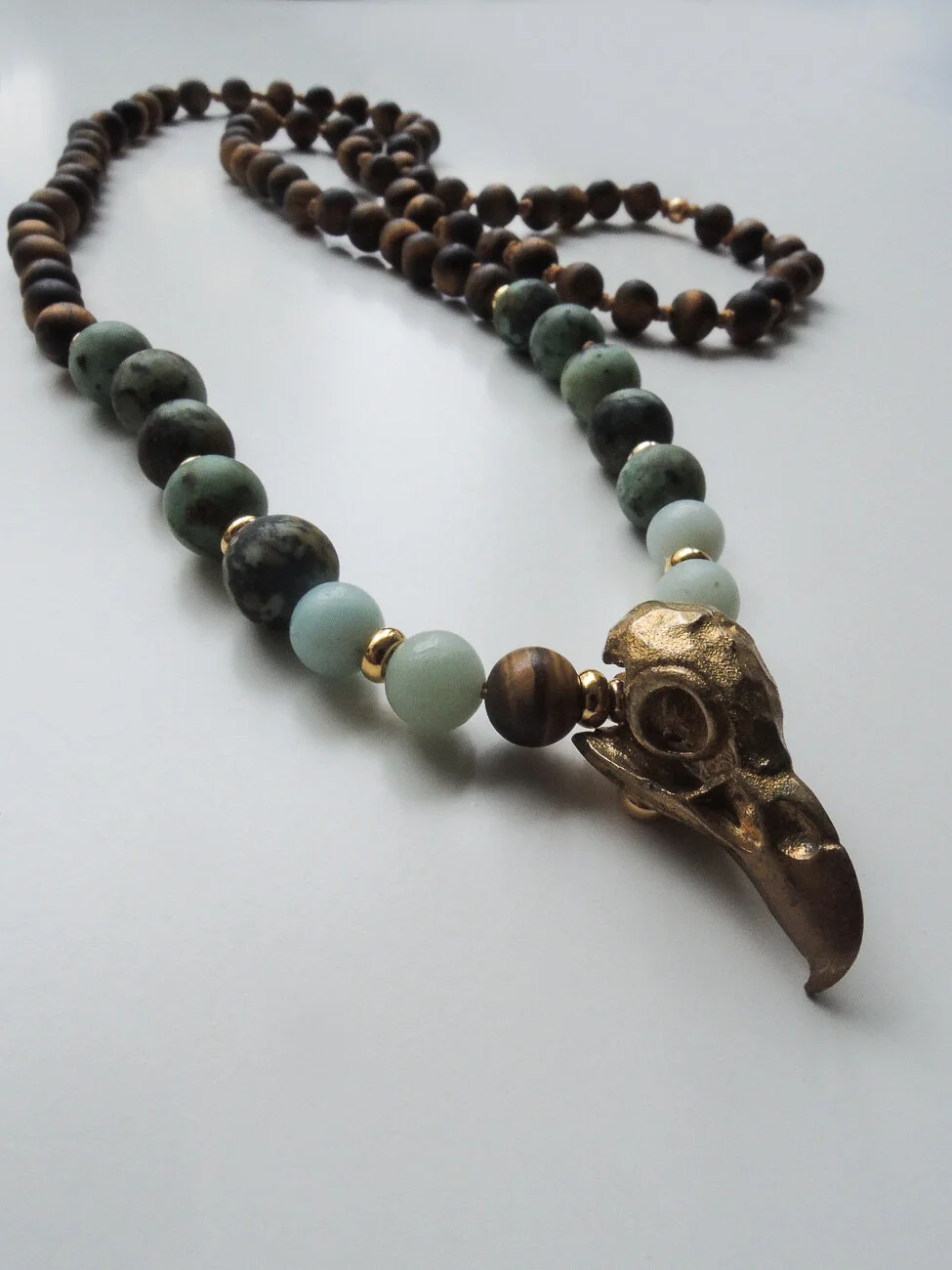 Parrot Skull, African Turquoise and Tger´s Eye Gemstones
