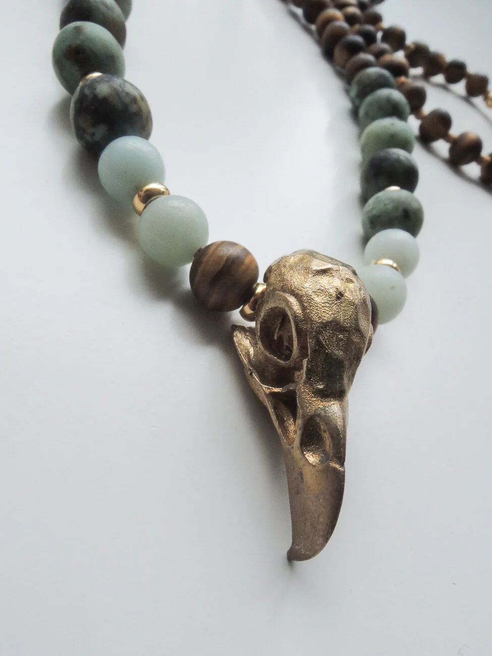 Parrot Skull, African Turquoise and Tger´s Eye Gemstones