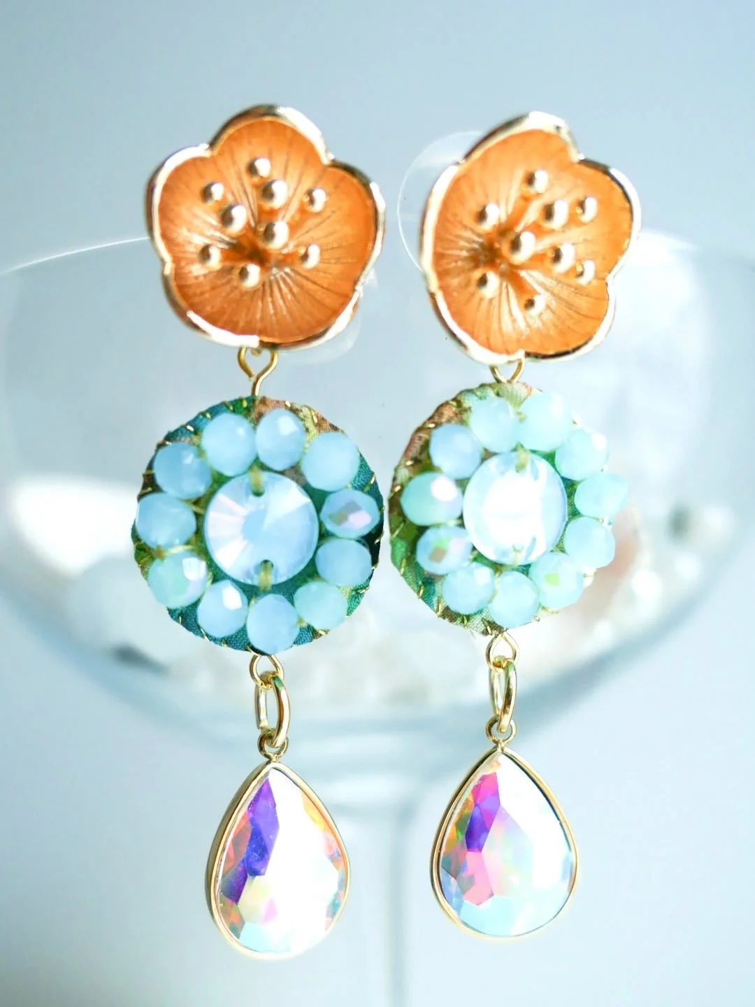 🌷🌱🪻🌺 New  Collection 🌸🌼💐🪻
Blooming Spring - Available Now
Shop Online www.nikkotakko.com
#spring #springcollection #springcolours #handcrafedjewelry #sustainablefashion