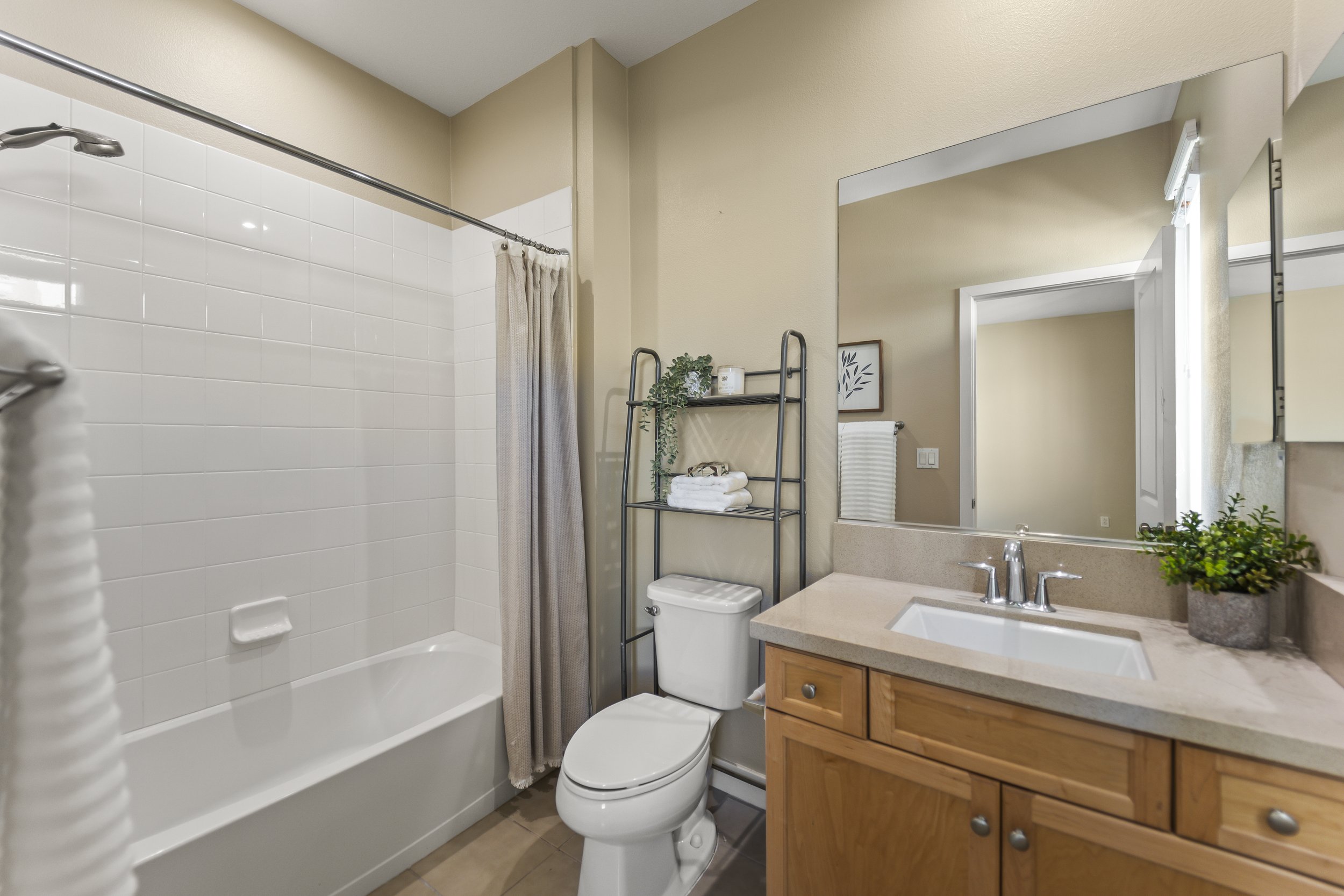 buena-park-parker-collection-bathroom-tub-shower.JPG