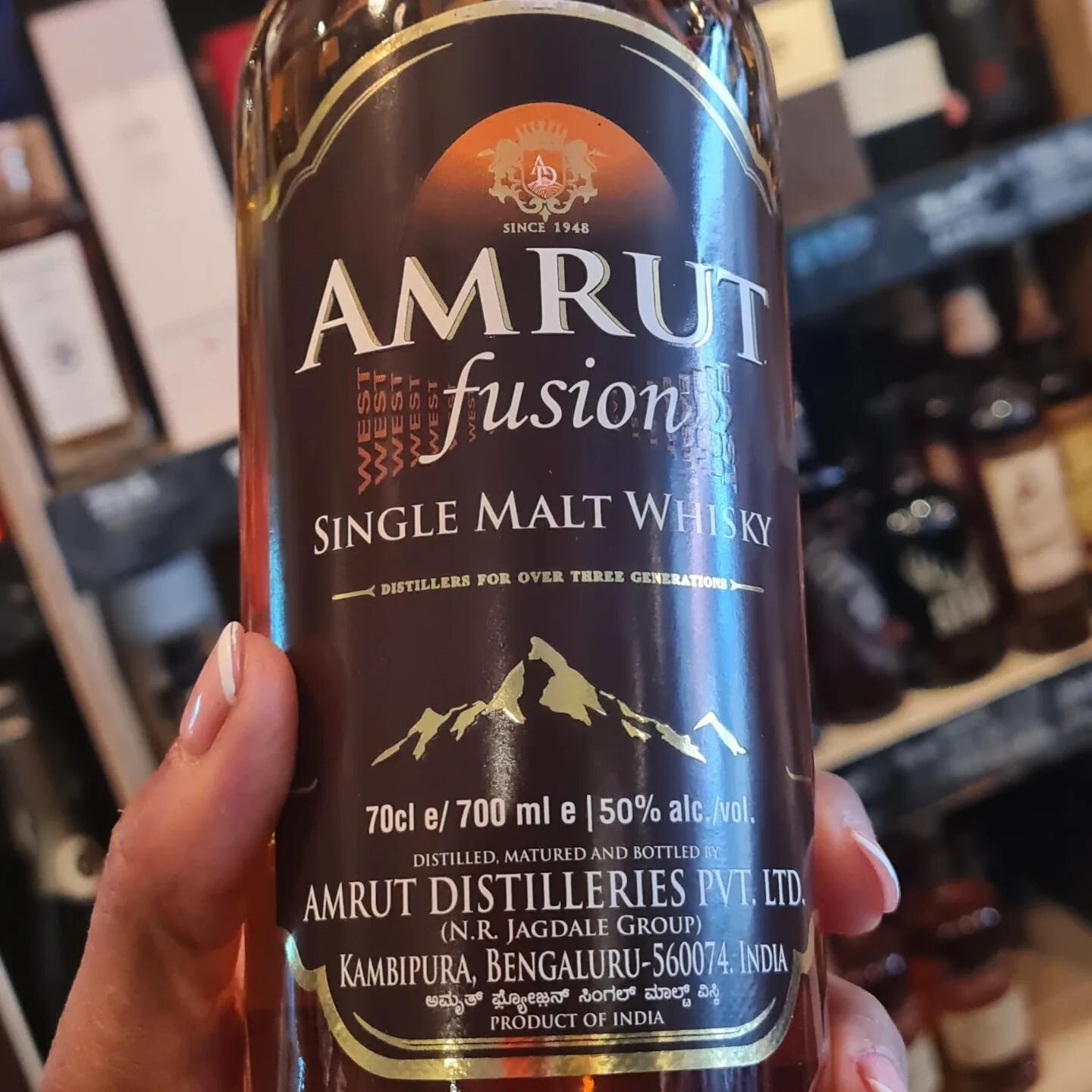 @stmargaretswines 🥃 .......
.
Amrut Indian Fusion Single Malt Whisky - uses two barleys: Indian and Scottish - with the latter being peated for good measure. Fusion has been picking up awards ever since it first appeared in 2009, and in 2012 was nam