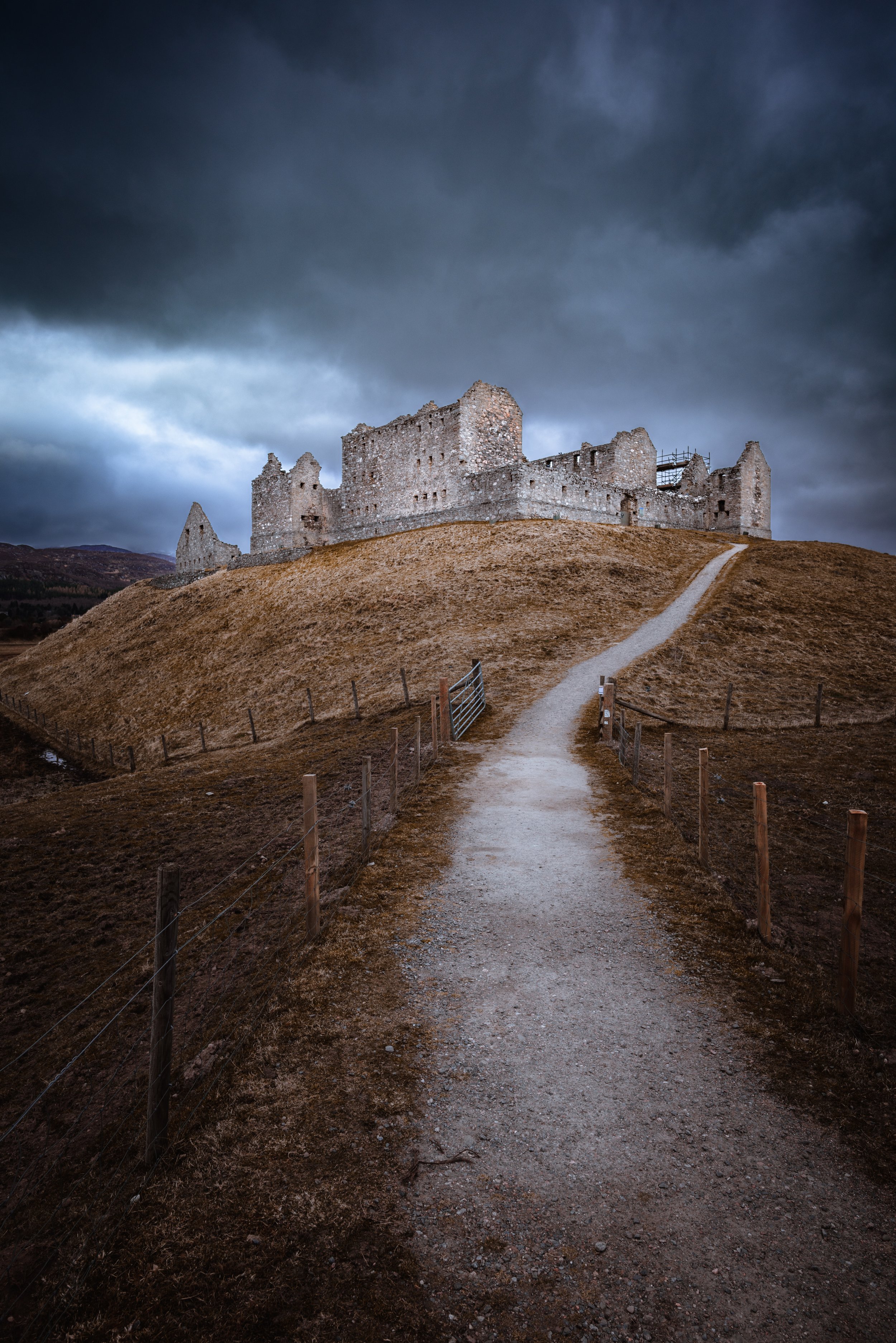 Ruthven_Barracks_Scottish_Highlands.JPG