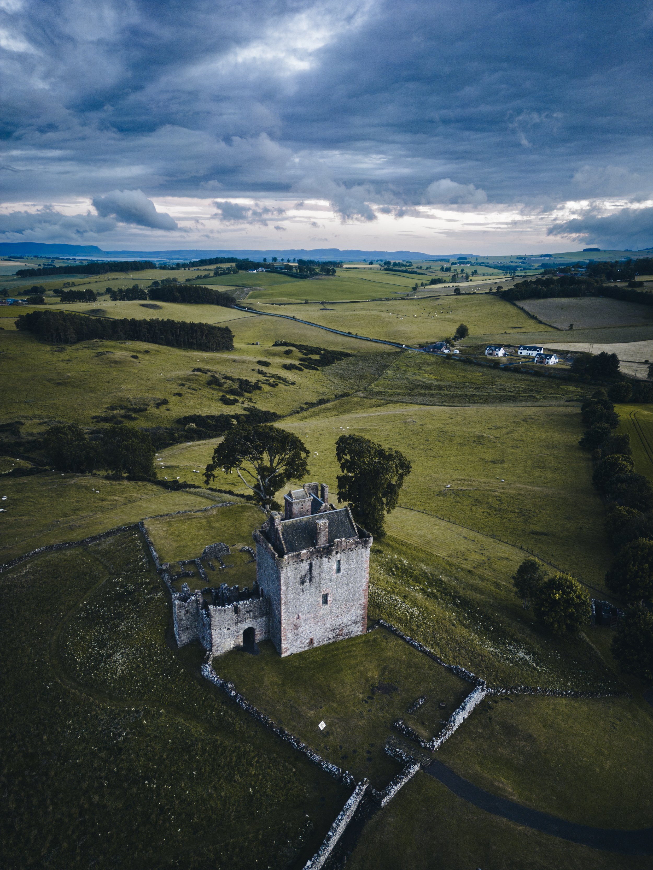 Balvaird_Castle_Scotland.JPG