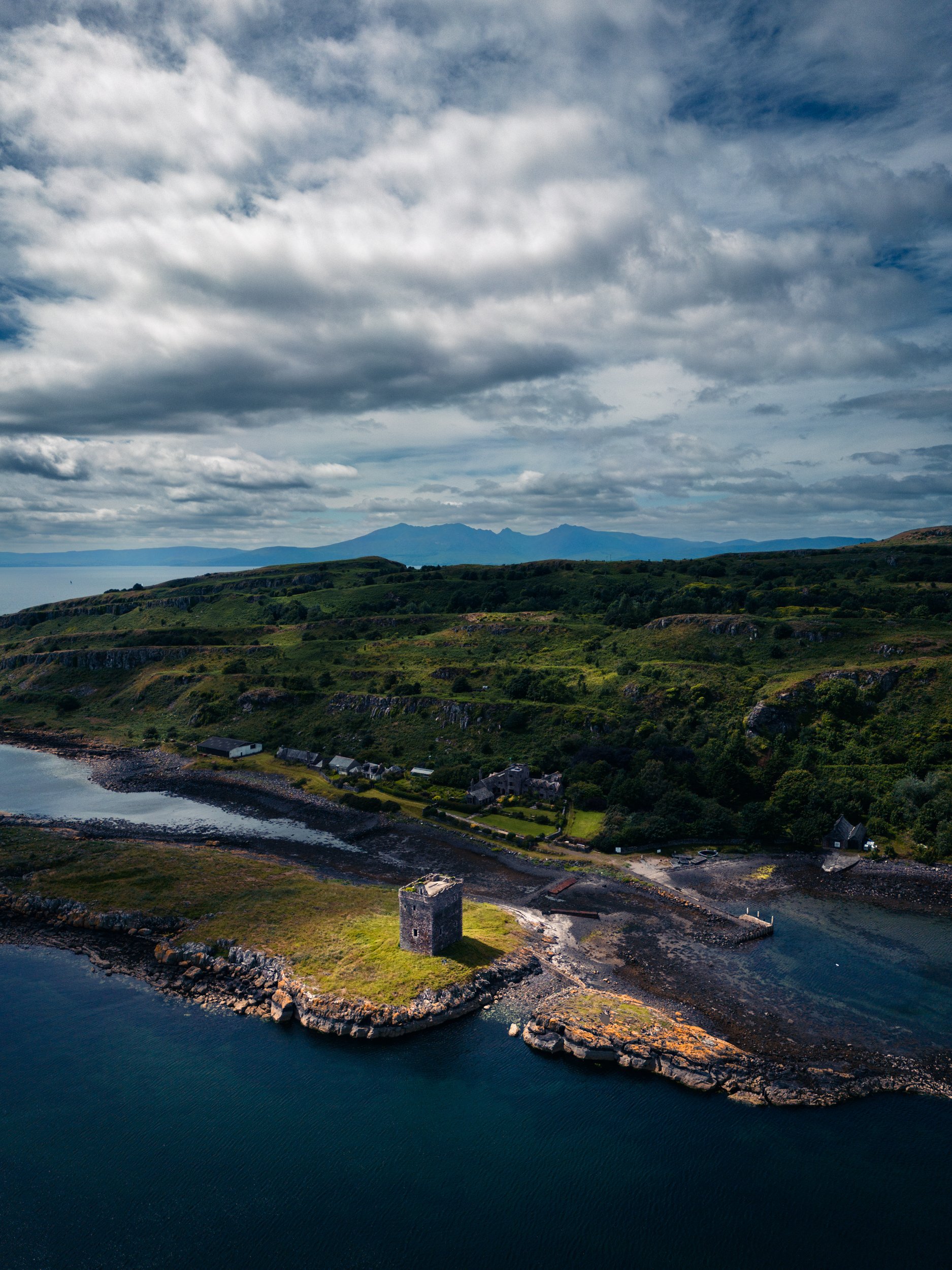 Little_Cumbrae_Castle_Scotland.JPG