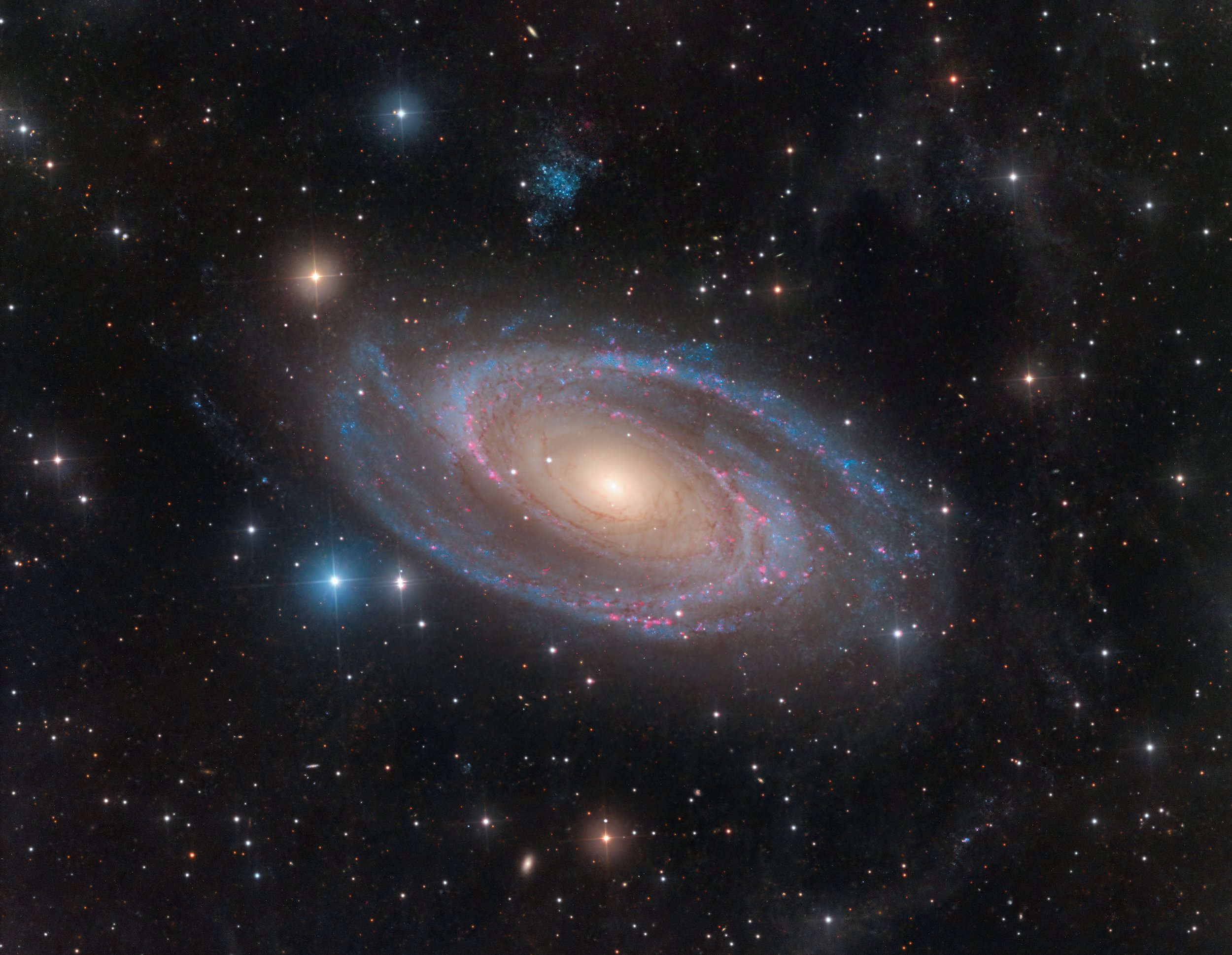 Bodes_Galaxy_Messier_81_web.JPG