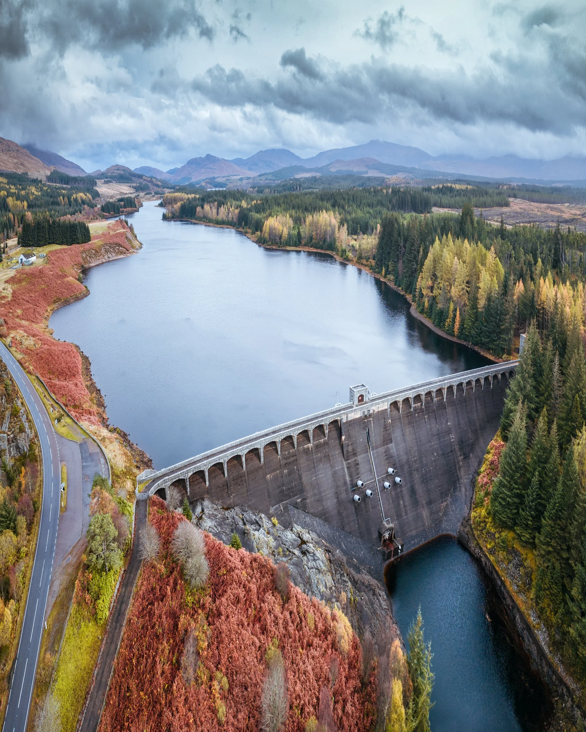 Laggan_Dam_Autumn_Scottish_Highlands.JPG