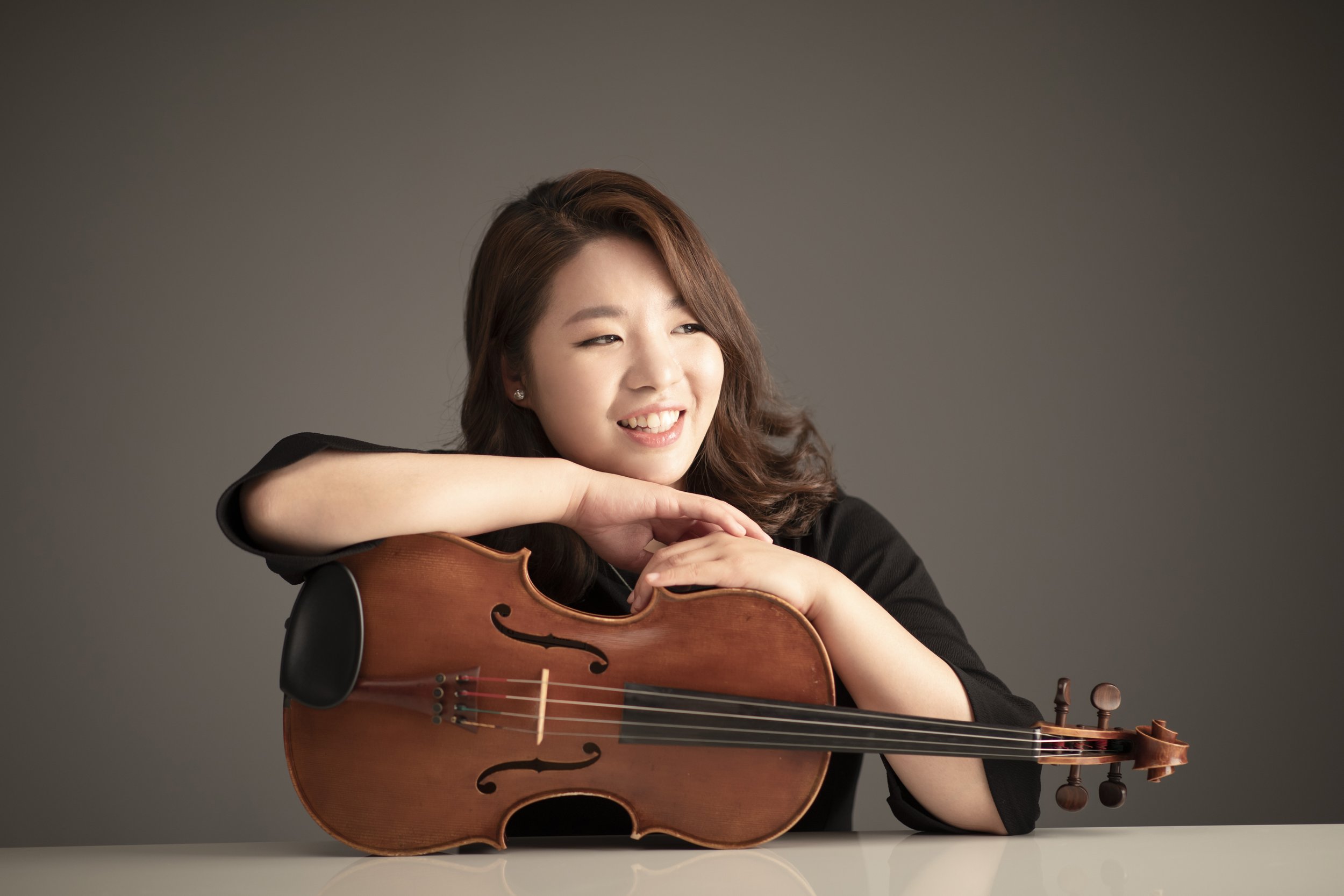 Lisa Sung, viola