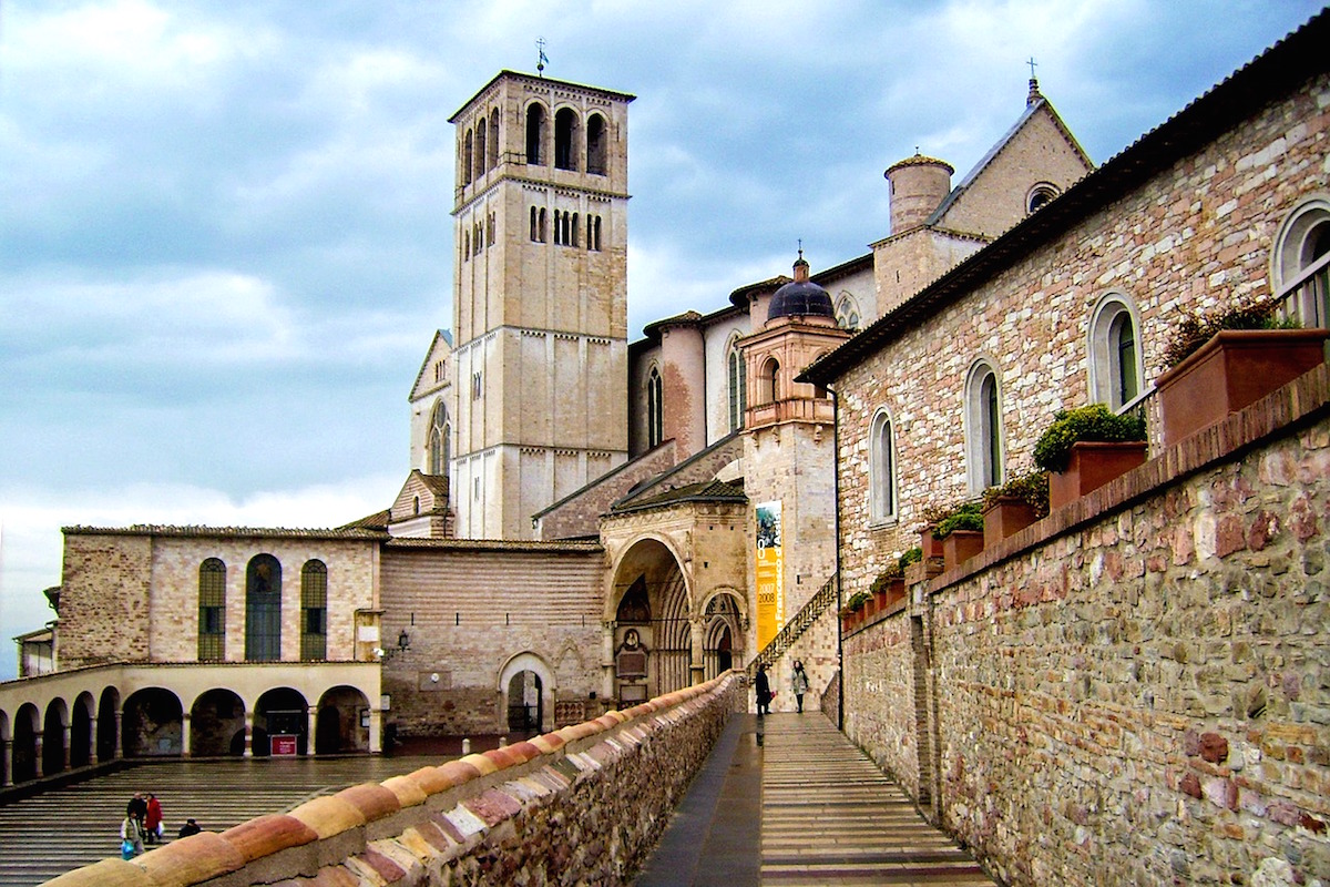assisi-italy-surroundings.jpg