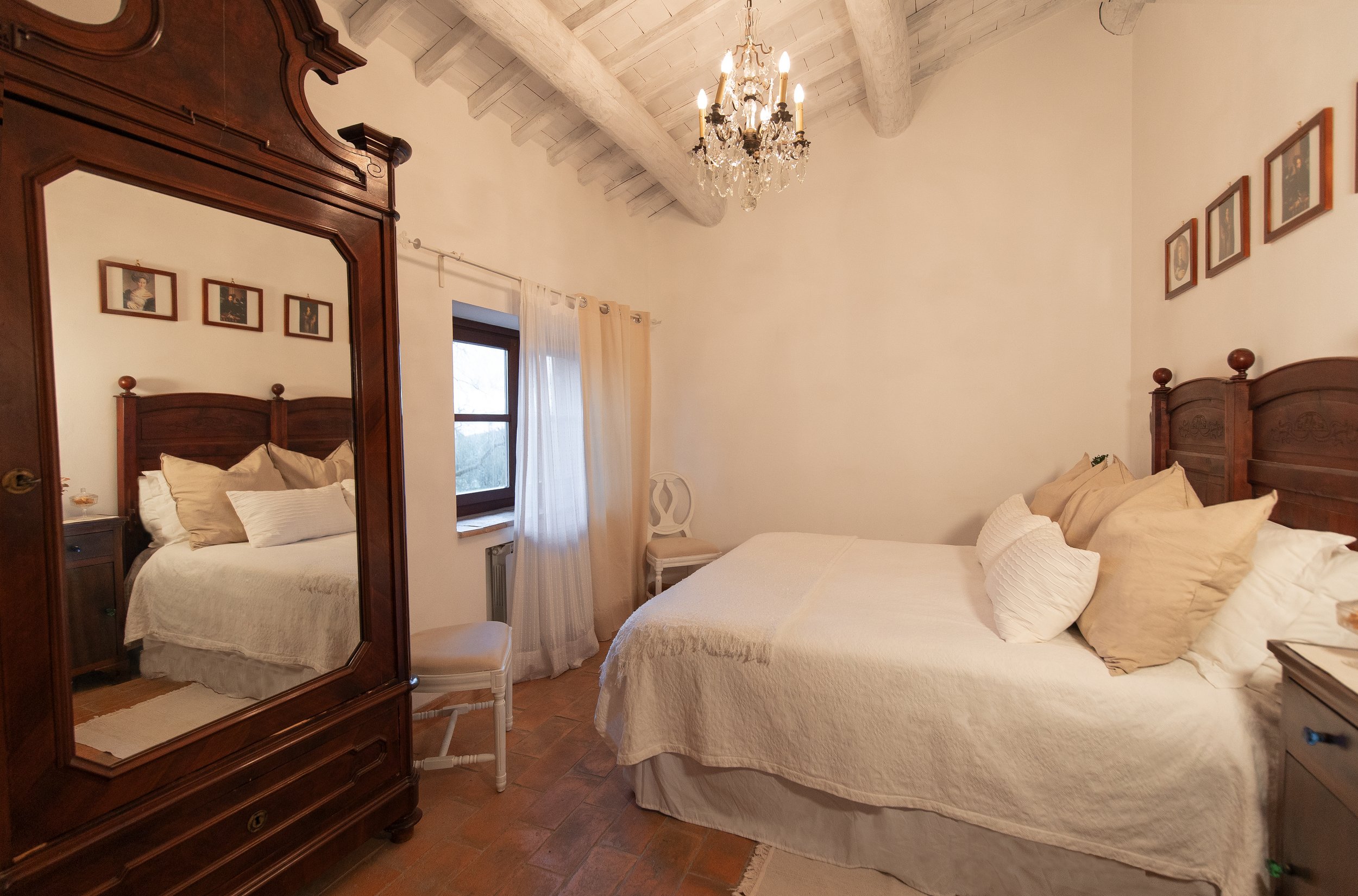 AA Suite Rubino -bedroom.jpg