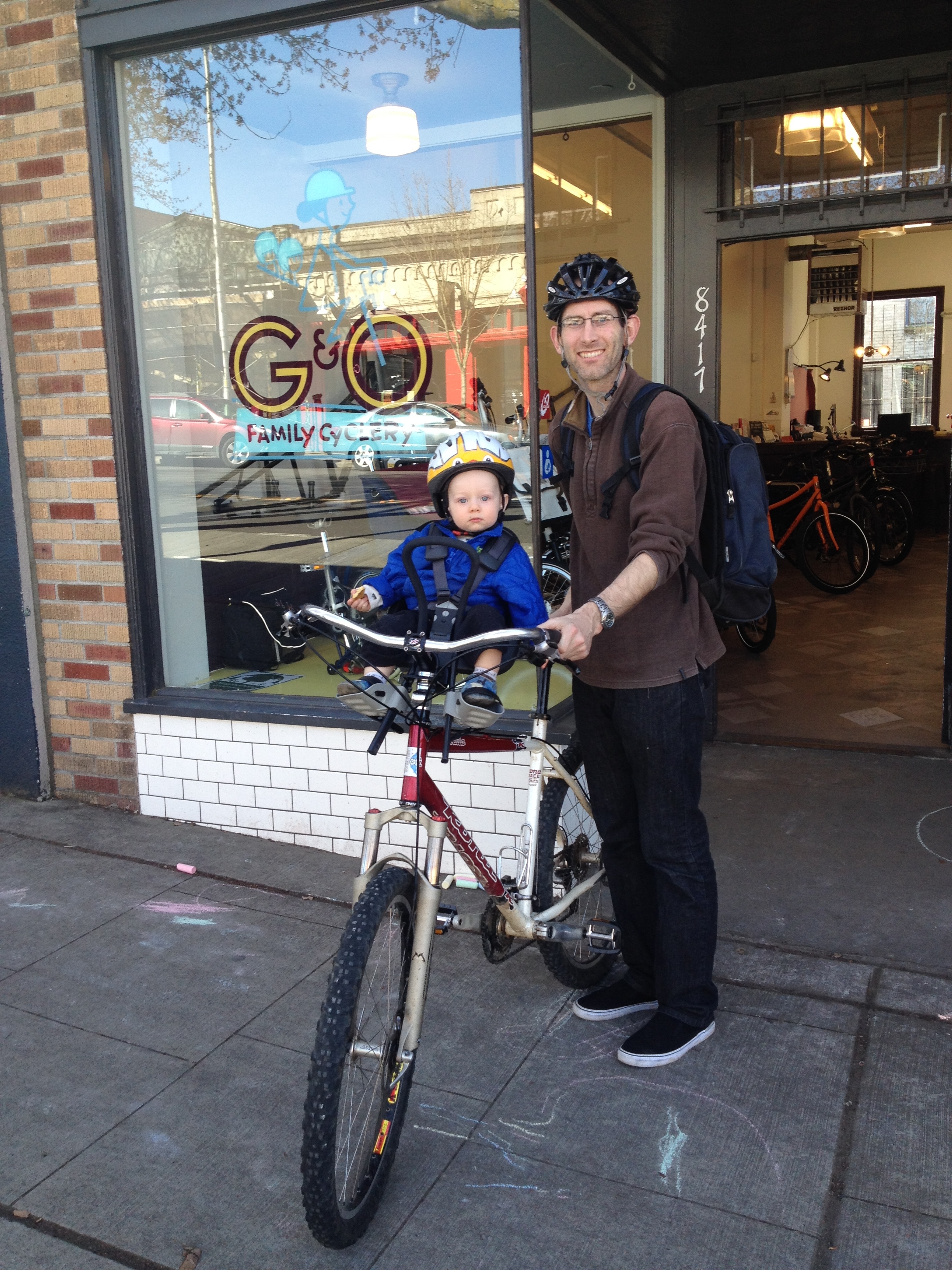 Thule Yepp Nexxt Mini Infant Seat — G&O Family Cyclery | Seattle 