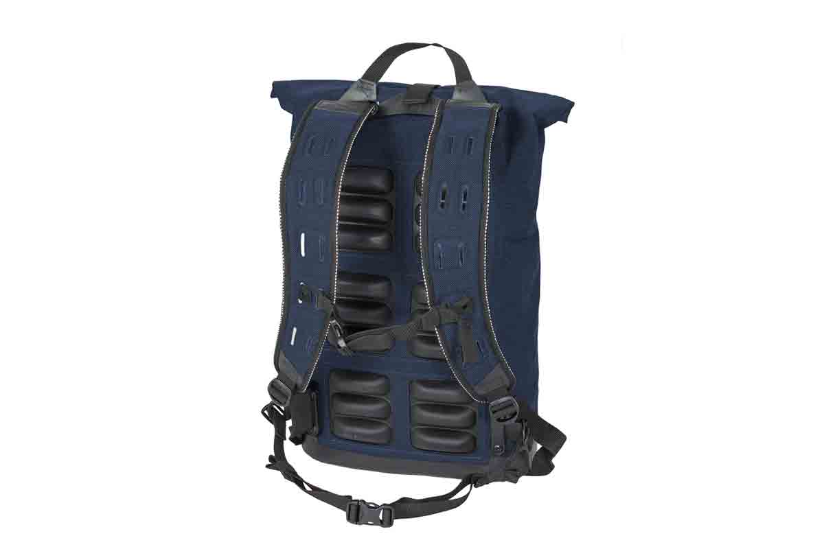 ortlieb-commuter-daypack-urban-seattle-4.jpg