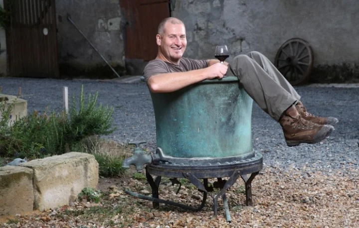 Laurent IN bucket.jpg