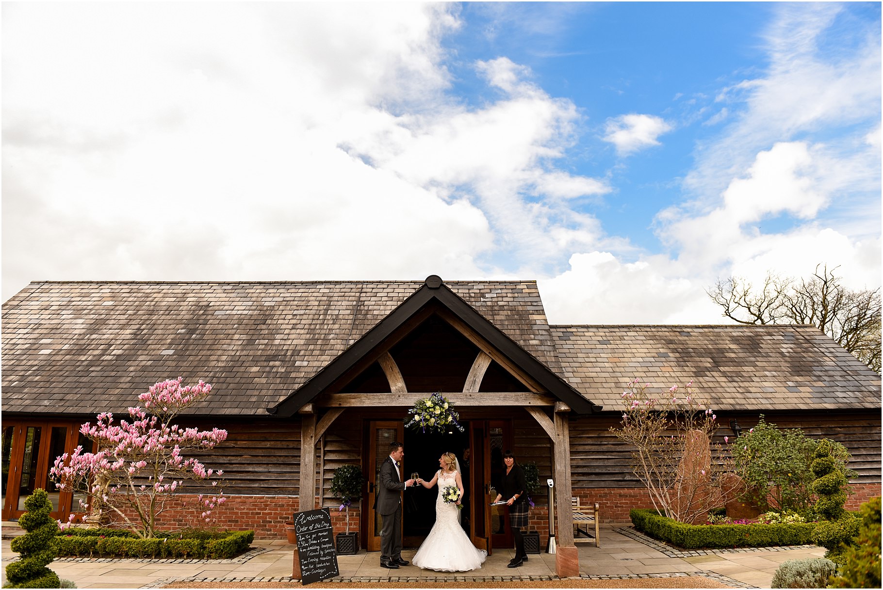 sandhole-oak-barn-wedding-044.jpg