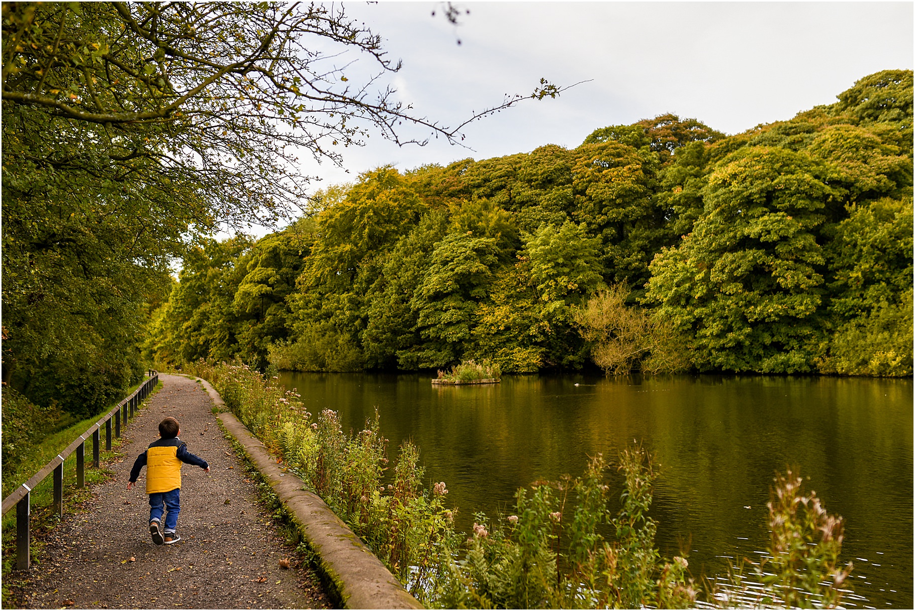 yarrow-valley-country-park-family-shoot - 22.jpg