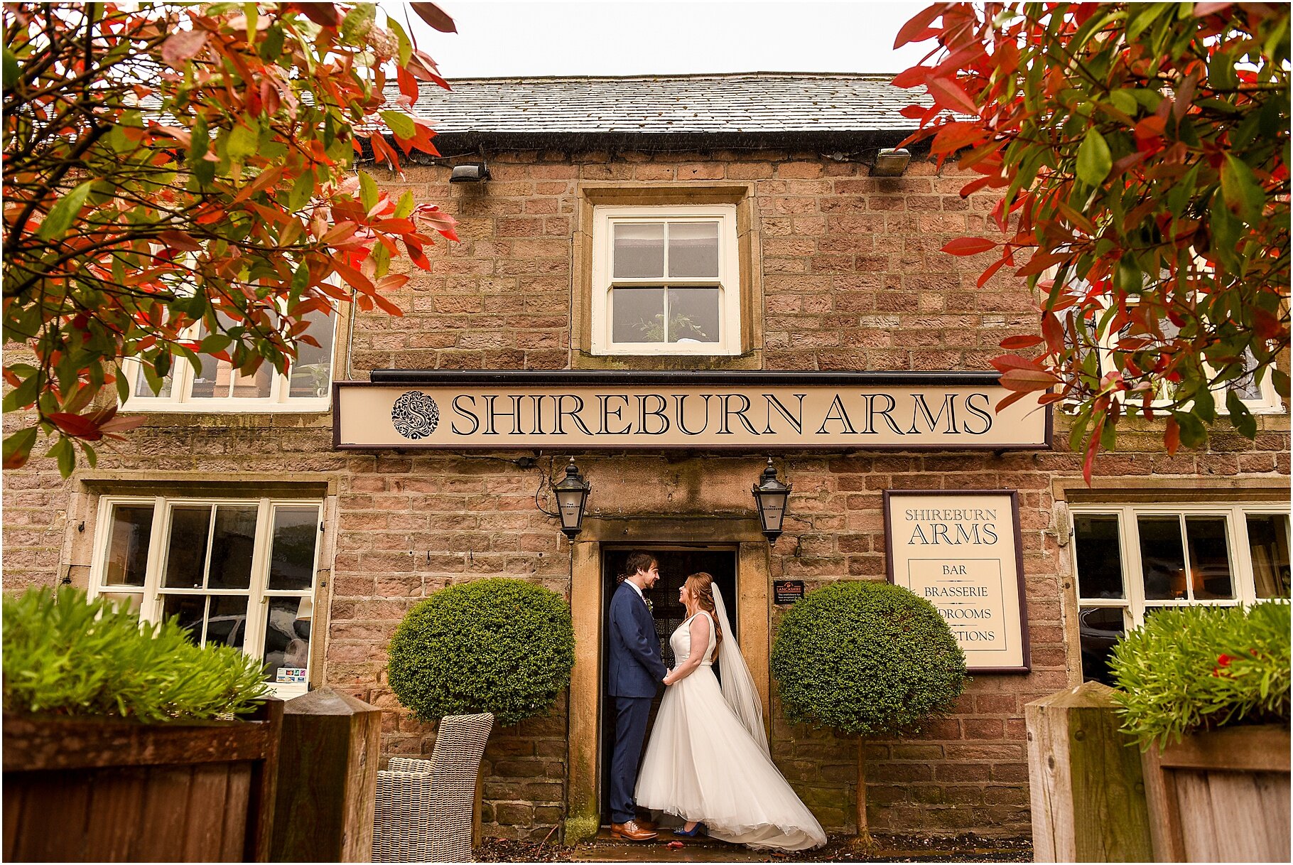 shireburn-arms-wedding-photography-48.jpg