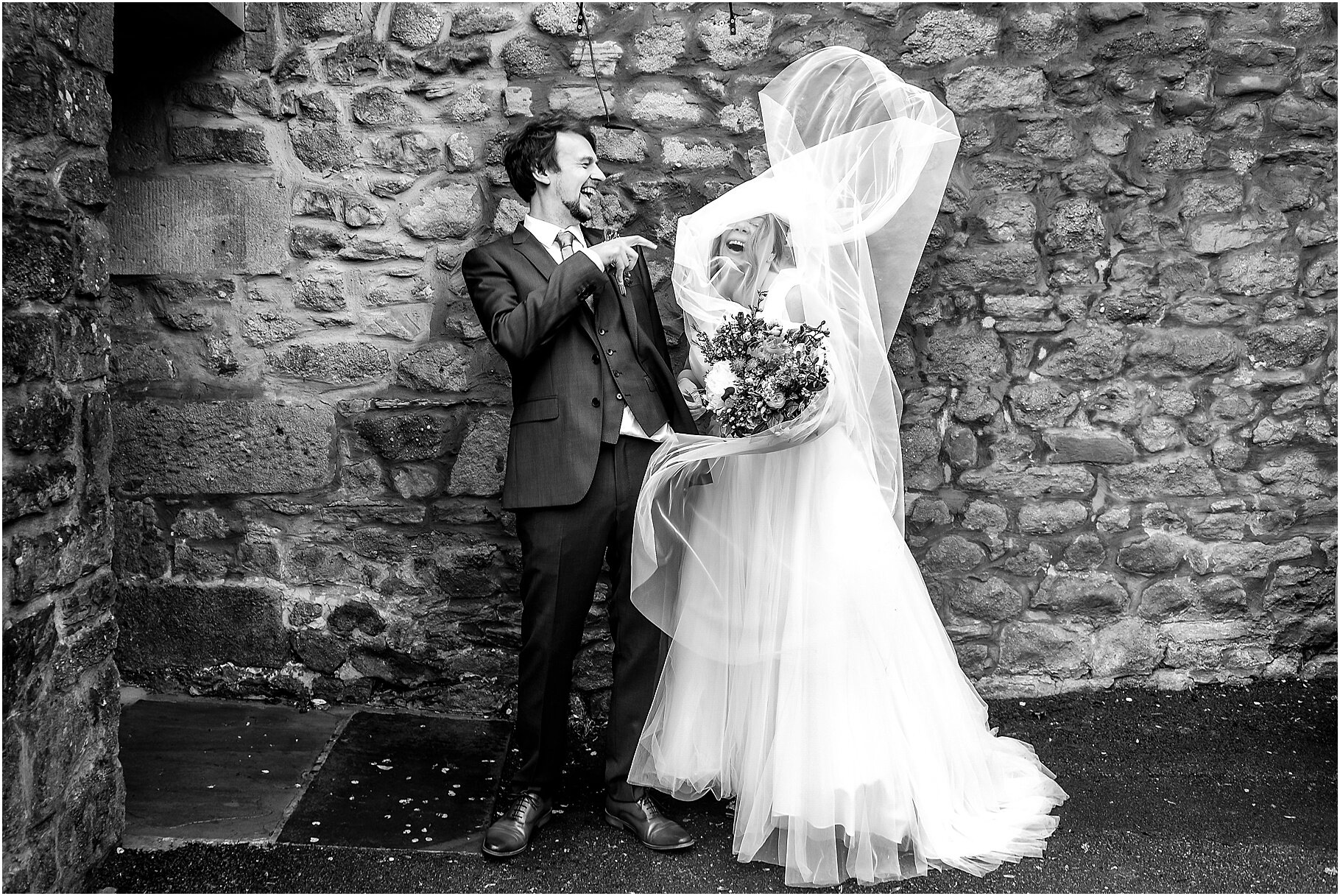 shireburn-arms-wedding-photography-51.jpg