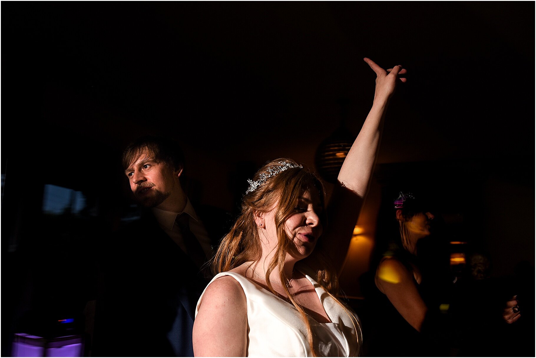 shireburn-arms-wedding-photography-81.jpg