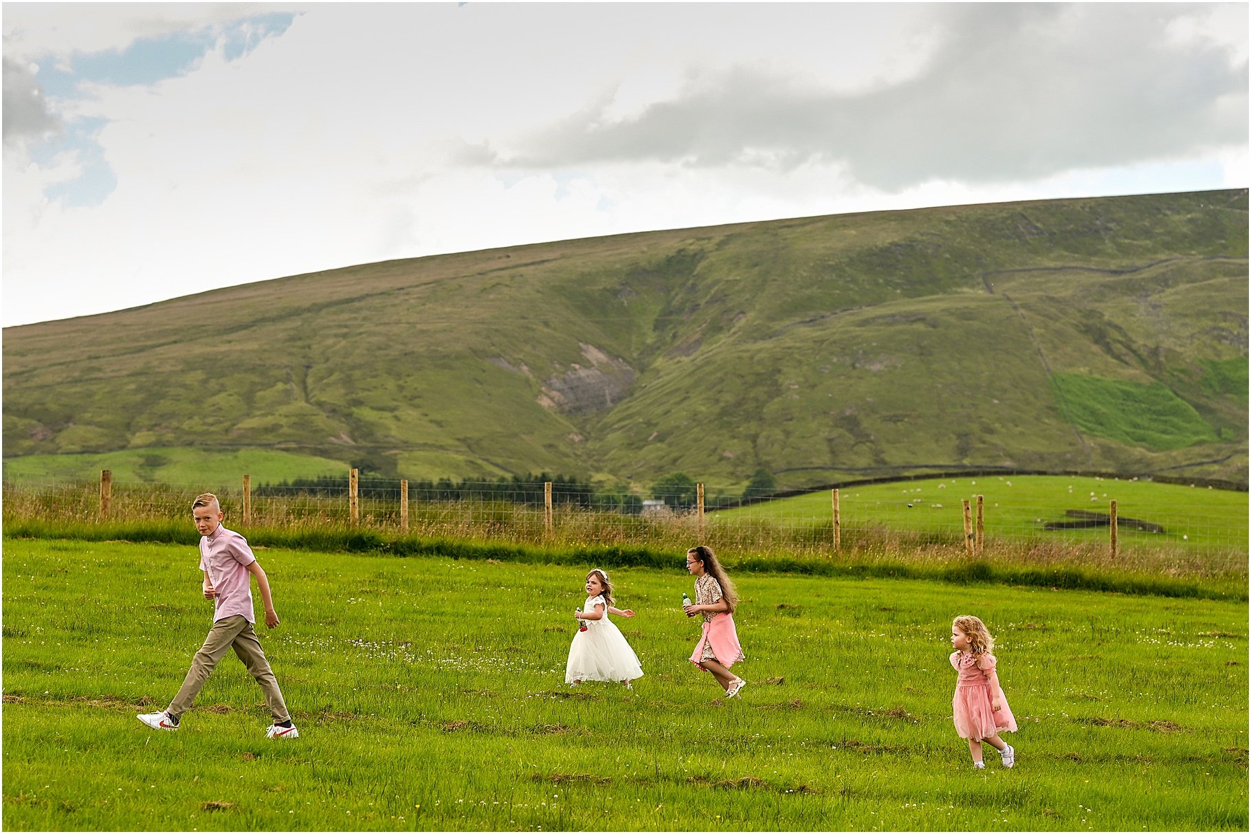 pendle-hill-tipi-wedding-_0061.jpg