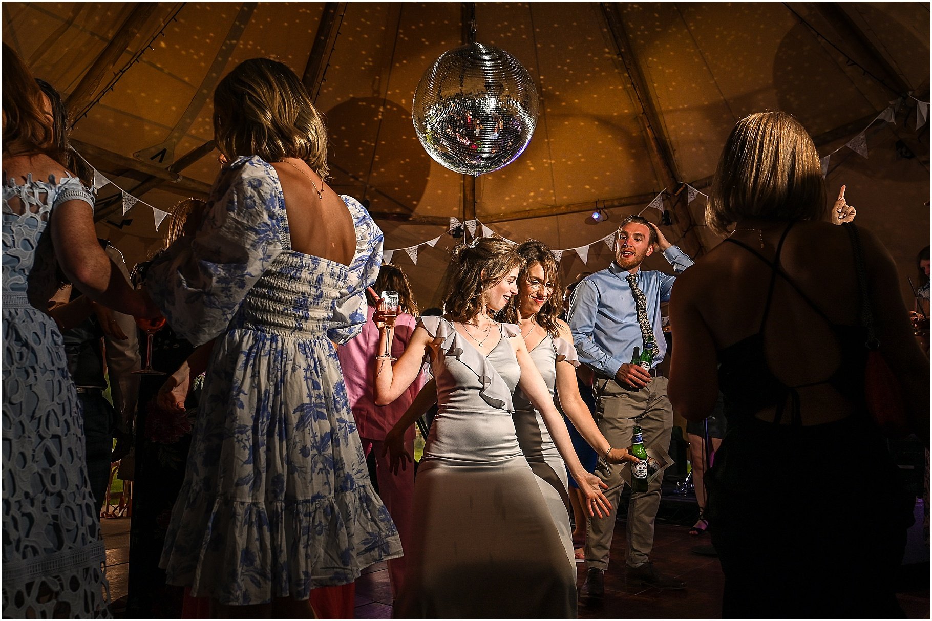 pendle-hill-tipi-wedding-_0128.jpg