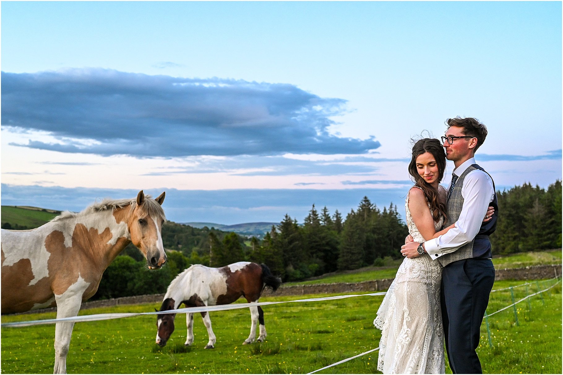 pendle-hill-tipi-wedding-_0137.jpg