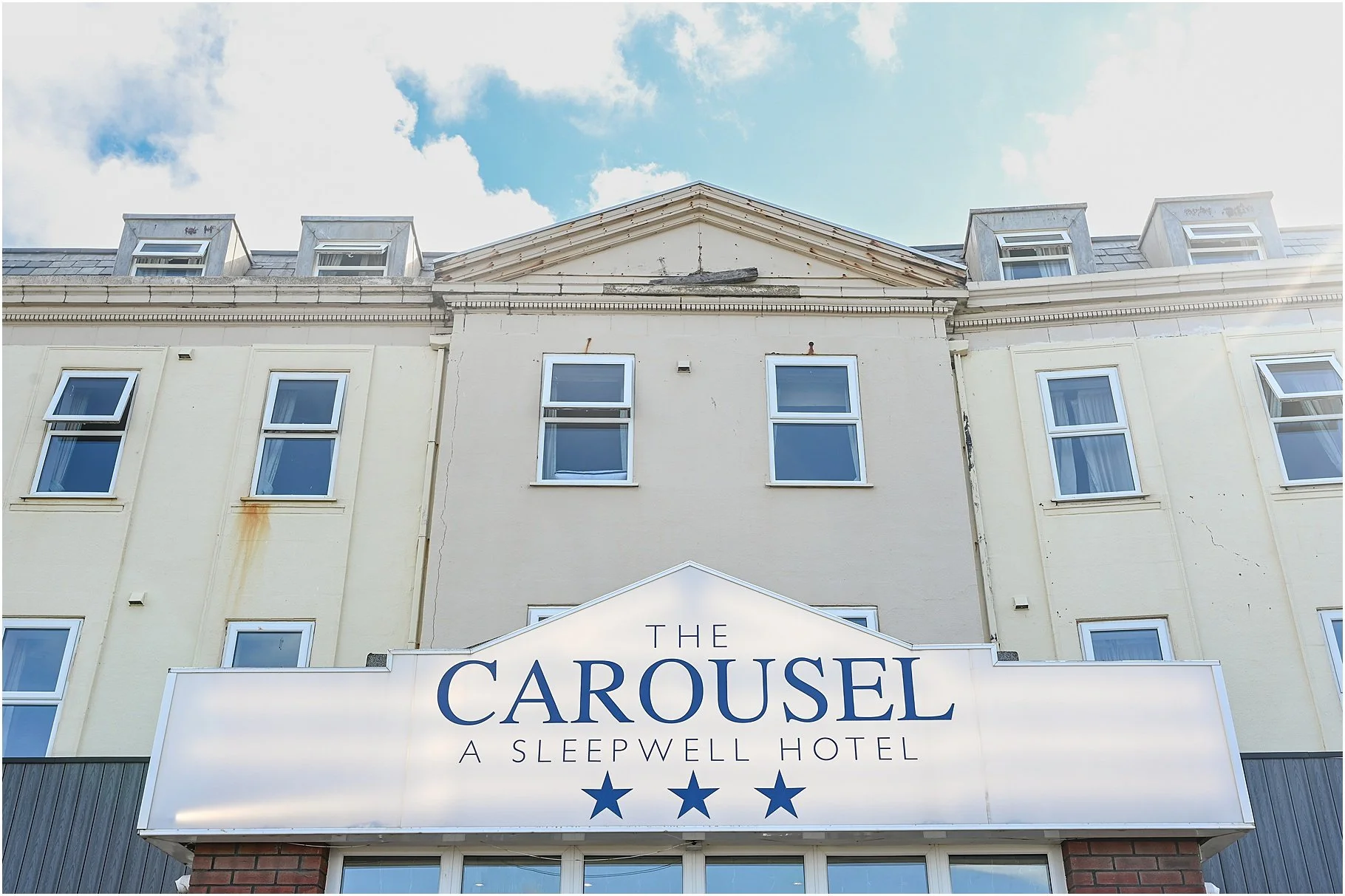 carousel-hotel-wedding_0001.jpg