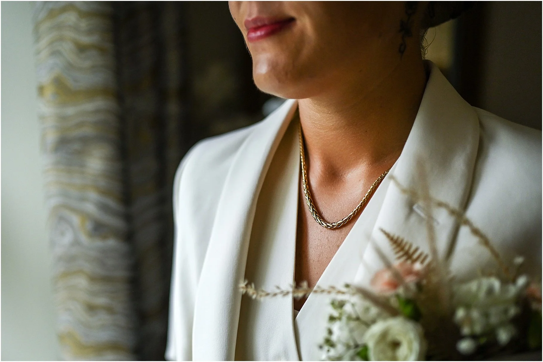 ribby-hall-lesbian-wedding_0003.jpg