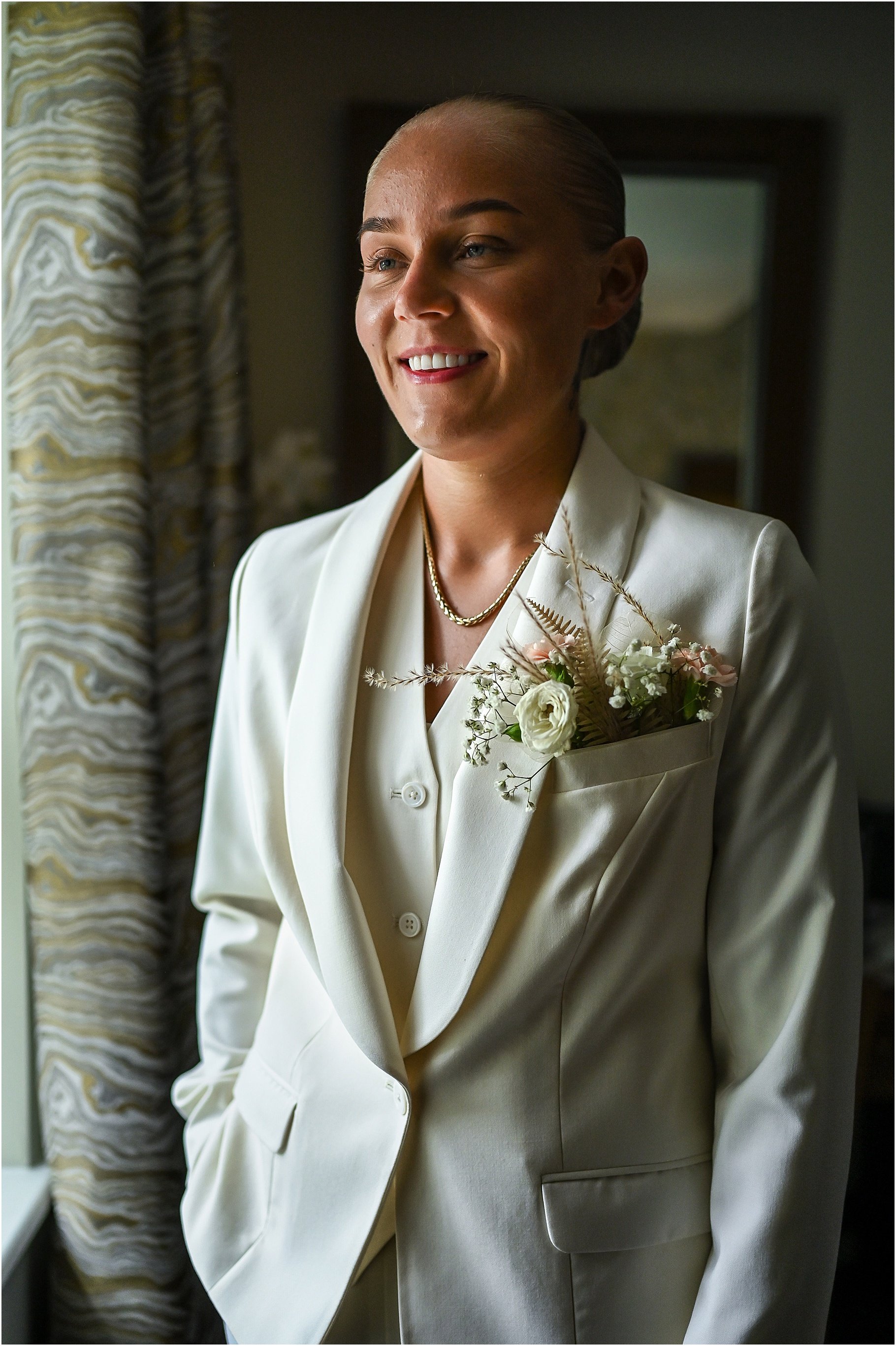 ribby-hall-lesbian-wedding_0004.jpg