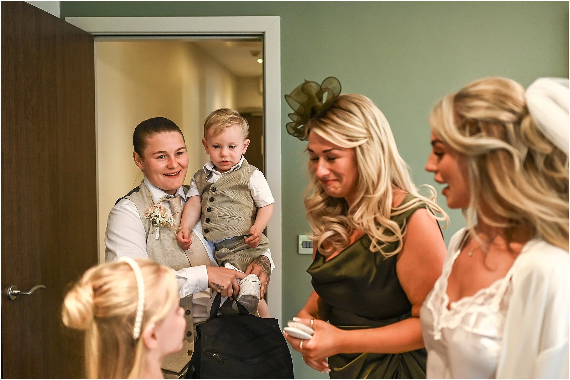 ribby-hall-lesbian-wedding_0017.jpg