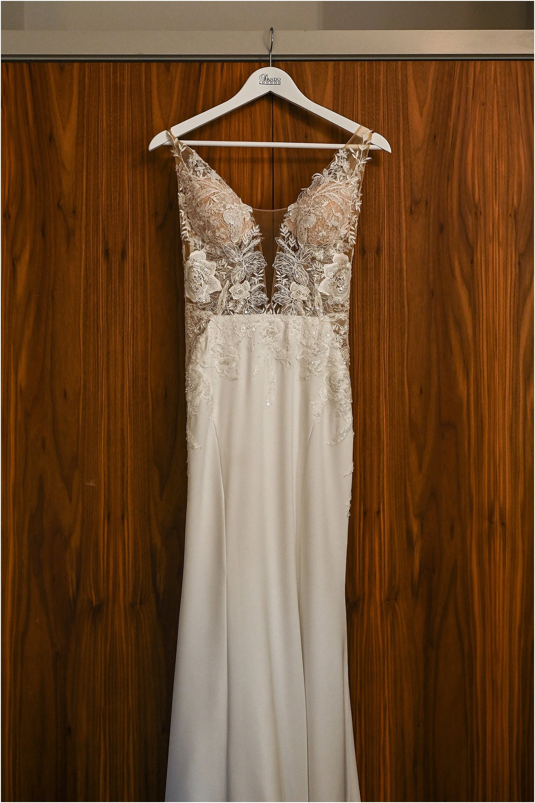 ribby-hall-lesbian-wedding_0018.jpg