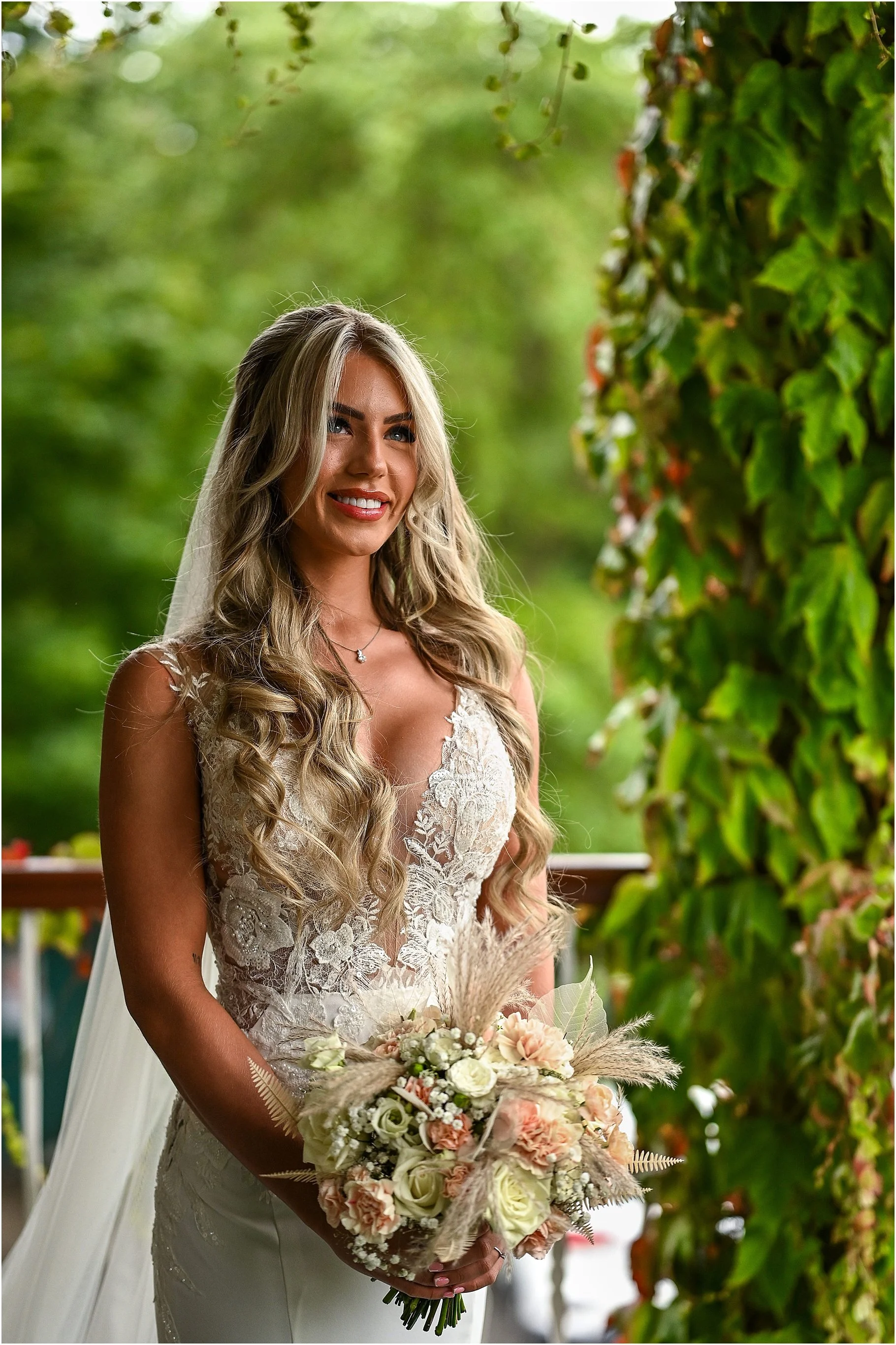 ribby-hall-lesbian-wedding_0022.jpg