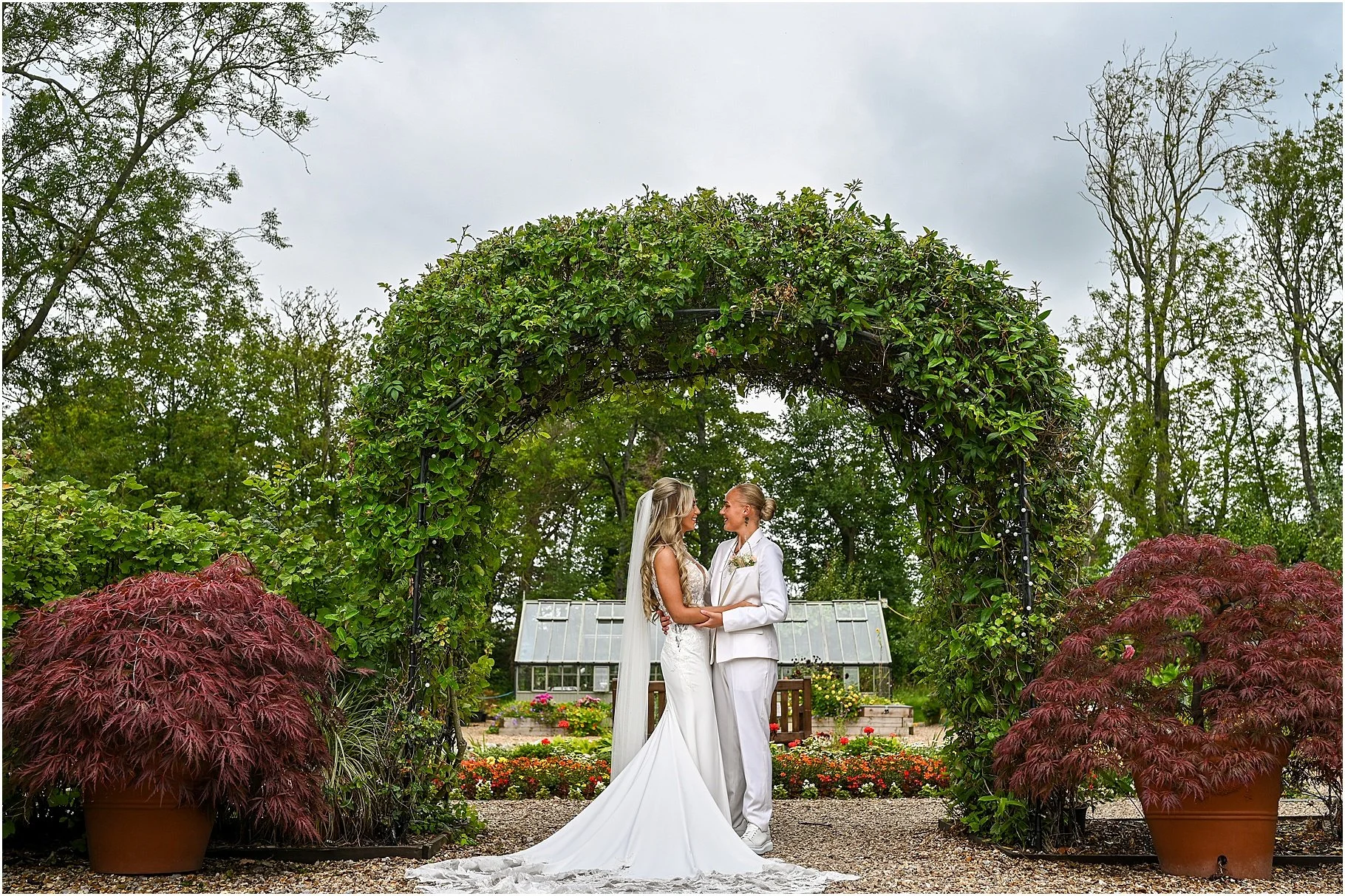 ribby-hall-lesbian-wedding_0052.jpg