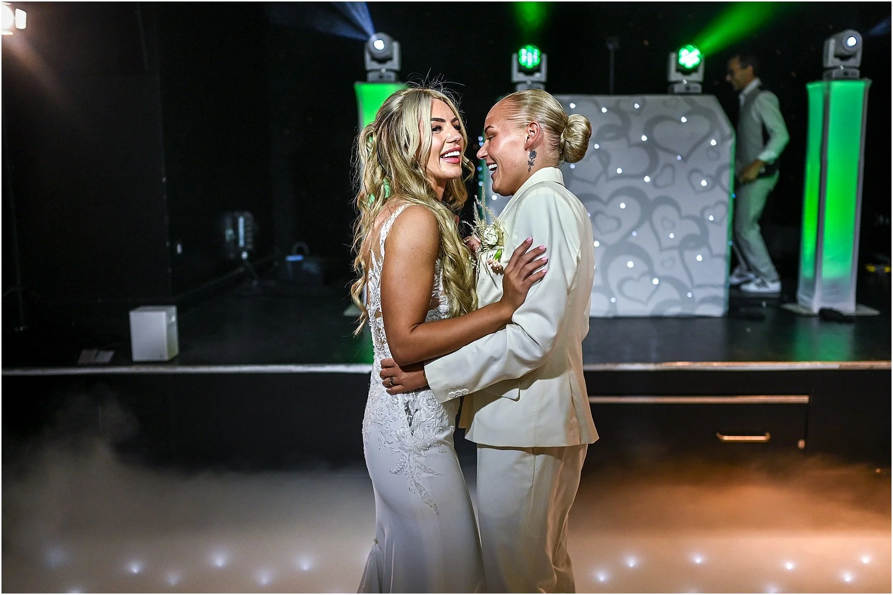 ribby-hall-lesbian-wedding_0091.jpg