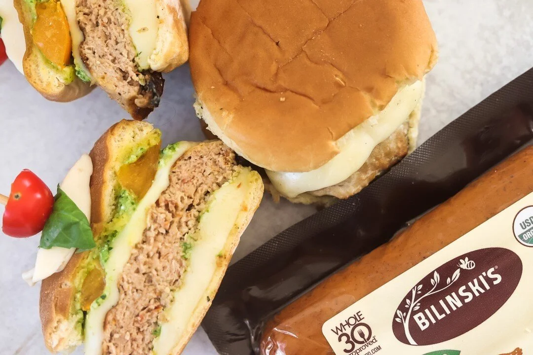 Can I get a HECK YA for the 4th of July!? ⠀⠀⠀⠀⠀⠀⠀⠀⠀
It's actually hard to believe the 4th is right around the corner, so we need to get to planning our grilling menus+ if you want a flavor bomb that goes off like 🎇fireworks🎇 in your mouth--save this recipe!⠀⠀⠀⠀⠀⠀⠀⠀⠀
⠀⠀⠀⠀⠀⠀⠀⠀⠀
I have the EASIEST JUICIEST burger to switch up your beef burger platter- a Caprese Pesto Chicken Sausage Burger made w/ @bilinskisausage Tomato, Basil, and Mozzarella Chicken Sausage!⠀⠀⠀⠀⠀⠀⠀⠀⠀
⠀⠀⠀⠀⠀⠀⠀⠀⠀
Paired w/ pesto (homemade OR store bought), some mozzarella, + some tomatoes, this is sure to be a crowd pleaser &amp; did I mention, this *couldn't* be easier to make?⠀⠀⠀⠀⠀⠀⠀⠀⠀
⠀⠀⠀⠀⠀⠀⠀⠀⠀
Ingredients⠀⠀⠀⠀⠀⠀⠀⠀⠀
1 package of Tomato, Basil, and Mozzarella Bilinski's Chicken Sausage⠀⠀⠀⠀⠀⠀⠀⠀⠀
6 slider buns⠀⠀⠀⠀⠀⠀⠀⠀⠀
1/4 cup of pesto, homemade or store bought⠀⠀⠀⠀⠀⠀⠀⠀⠀
1-2 tomatoes, sliced⠀⠀⠀⠀⠀⠀⠀⠀⠀
8 ounces of fresh mozzarella, sliced into 10-12 slices⠀⠀⠀⠀⠀⠀⠀⠀⠀
Cherry tomato, fresh basil, + extra mozzarella for garnish⠀⠀