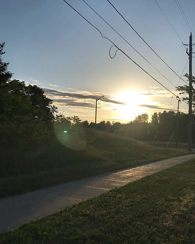 Summer mornings while logging some kms can&rsquo;t be beat! Rise and shine. 
#summervibes #riseandshine #runningviews #runningismytherapy