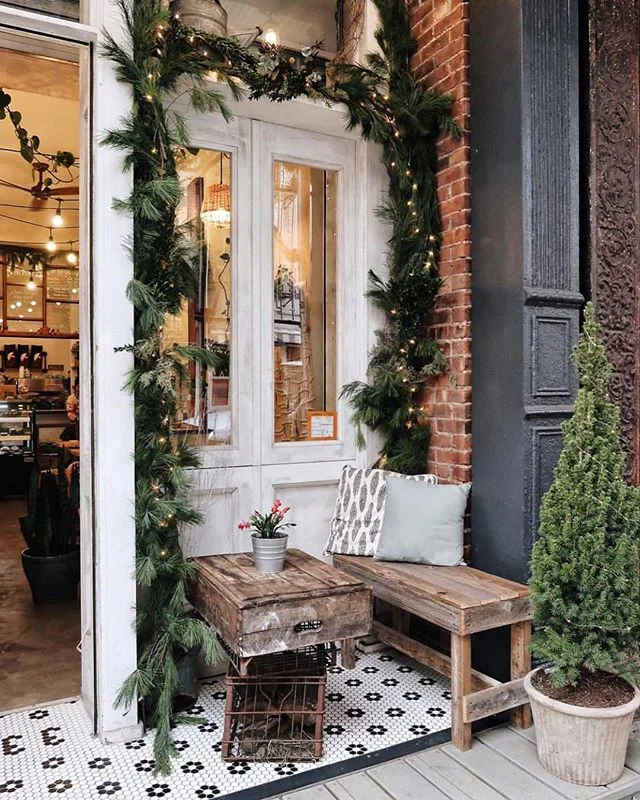 SHHH... no one cares
| Need some quiet? Find your table for one on LOCAL &bull; free on iOS |
🤫 @ss0522