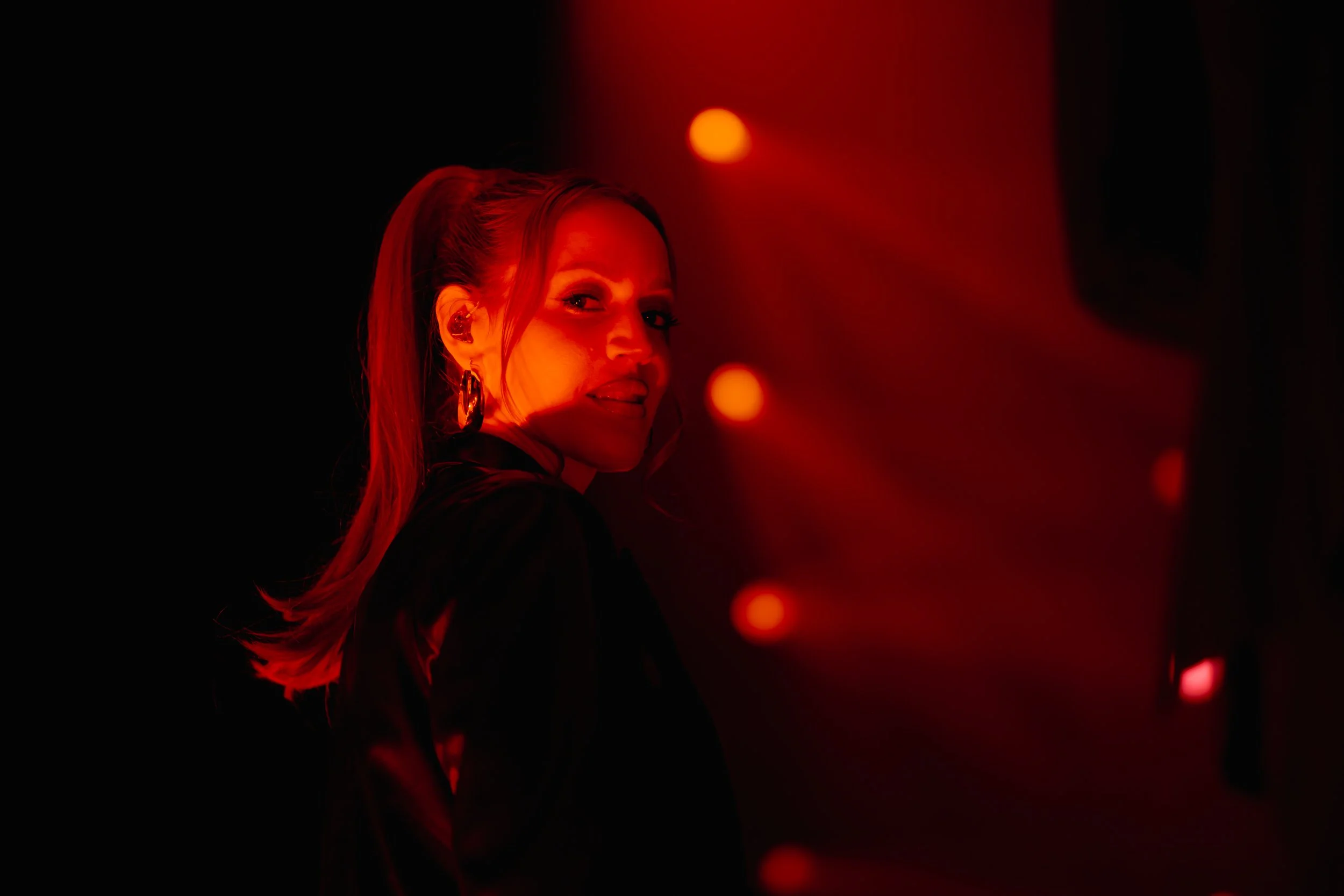 2025 TeddySwimsTour RedLight.jpg