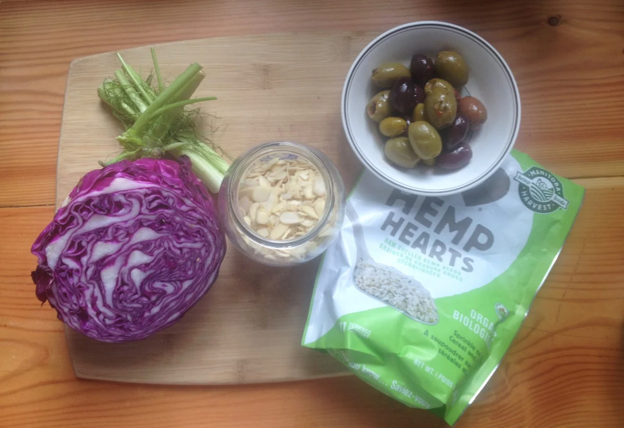 Red cabbage salad
