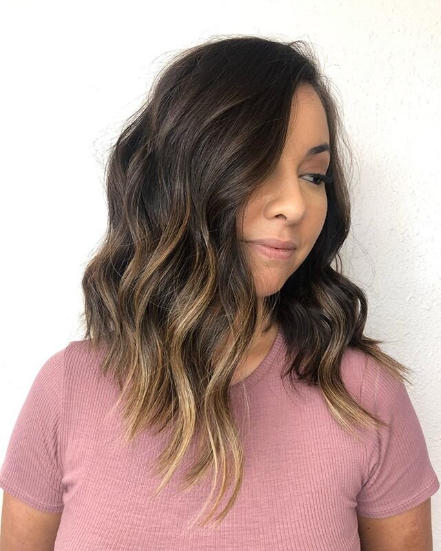 Lob Cut✨ .
.
.
.
.
#lobcut #shorthair #transformationtuesday #beachywaves #owayhaircare #honolulusalon #everypiecesalon