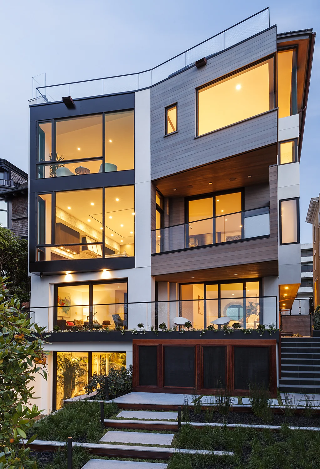 The architecture was designed at unusual angles to direct the eye toward the dramatic views.