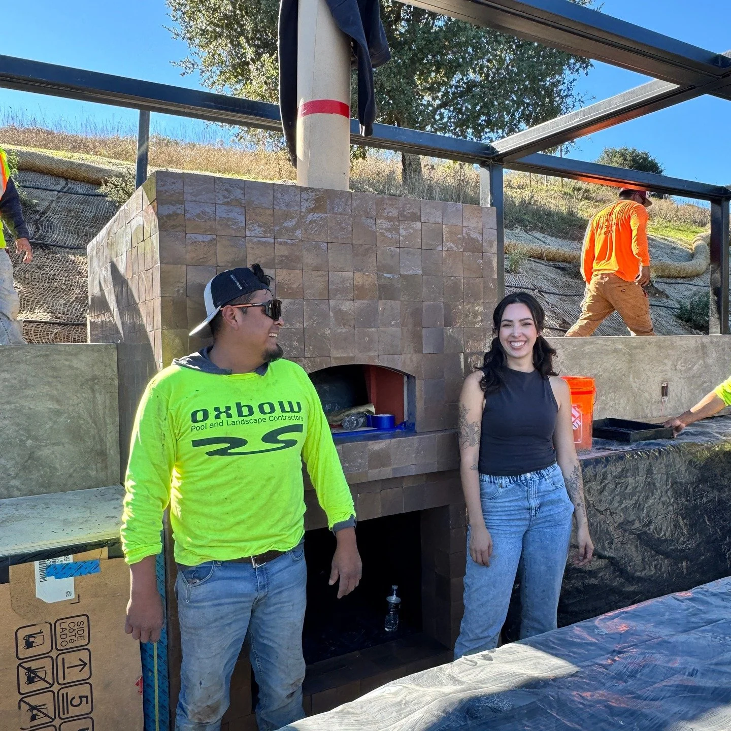 Grout! Final stage of this pizza install in our Nicasio outdoor kitchen. Thanks @oxbowpoolandlandscape for the great work getting this @mugnainiovens into place and ready to fire up for a Thanksgiving feast.

#landscapearchitecture #arterraonsite