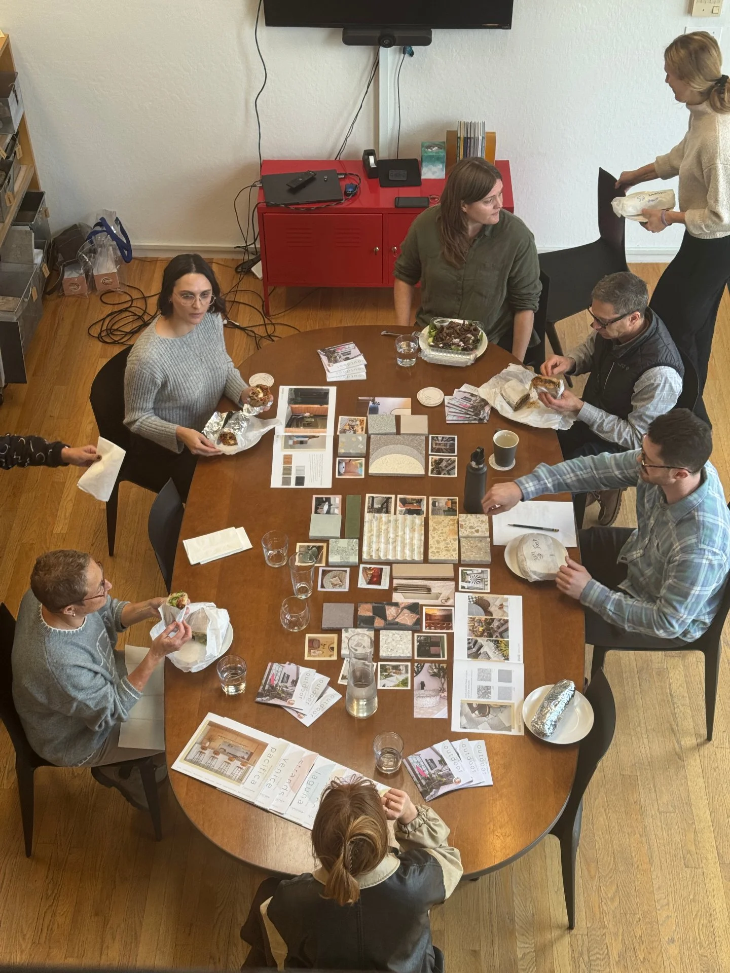 What a great lunch and learn with @concretecollaborative 

We've been enjoying our monthly lunches to explore new materials and learn from our colleagues.

#arterrateam #landscapematerials
#landscapearchitecture
